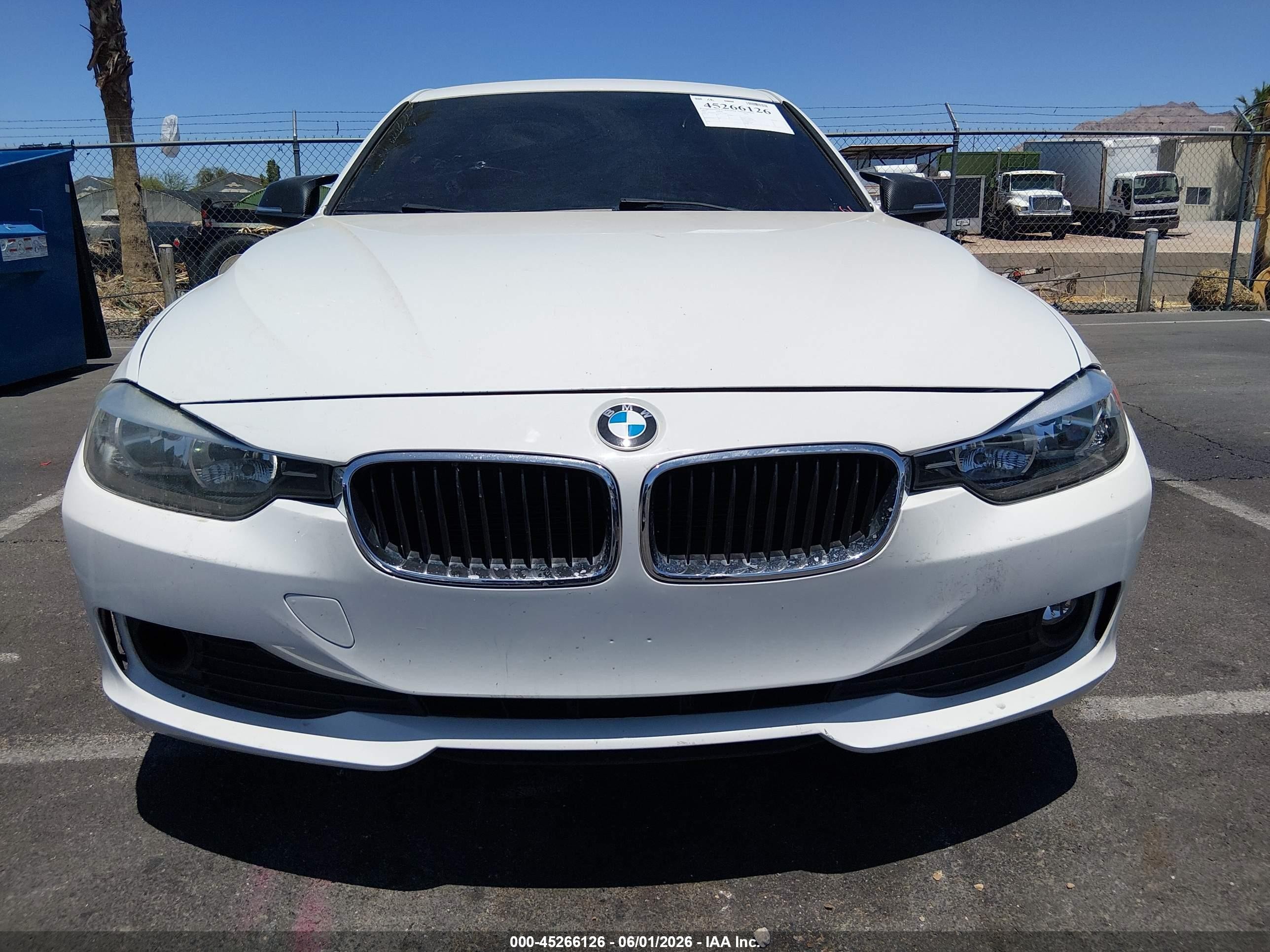 2014 Bmw 320i   White vin: WBA3B1C52EK133940