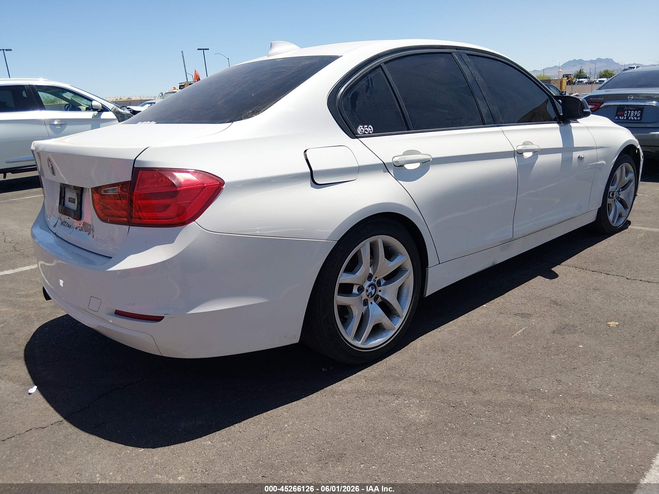 2014 Bmw 320i   White vin: WBA3B1C52EK133940