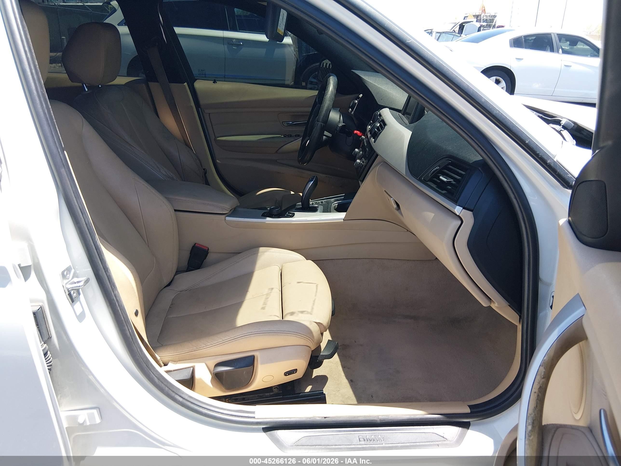 2014 Bmw 320i   White vin: WBA3B1C52EK133940
