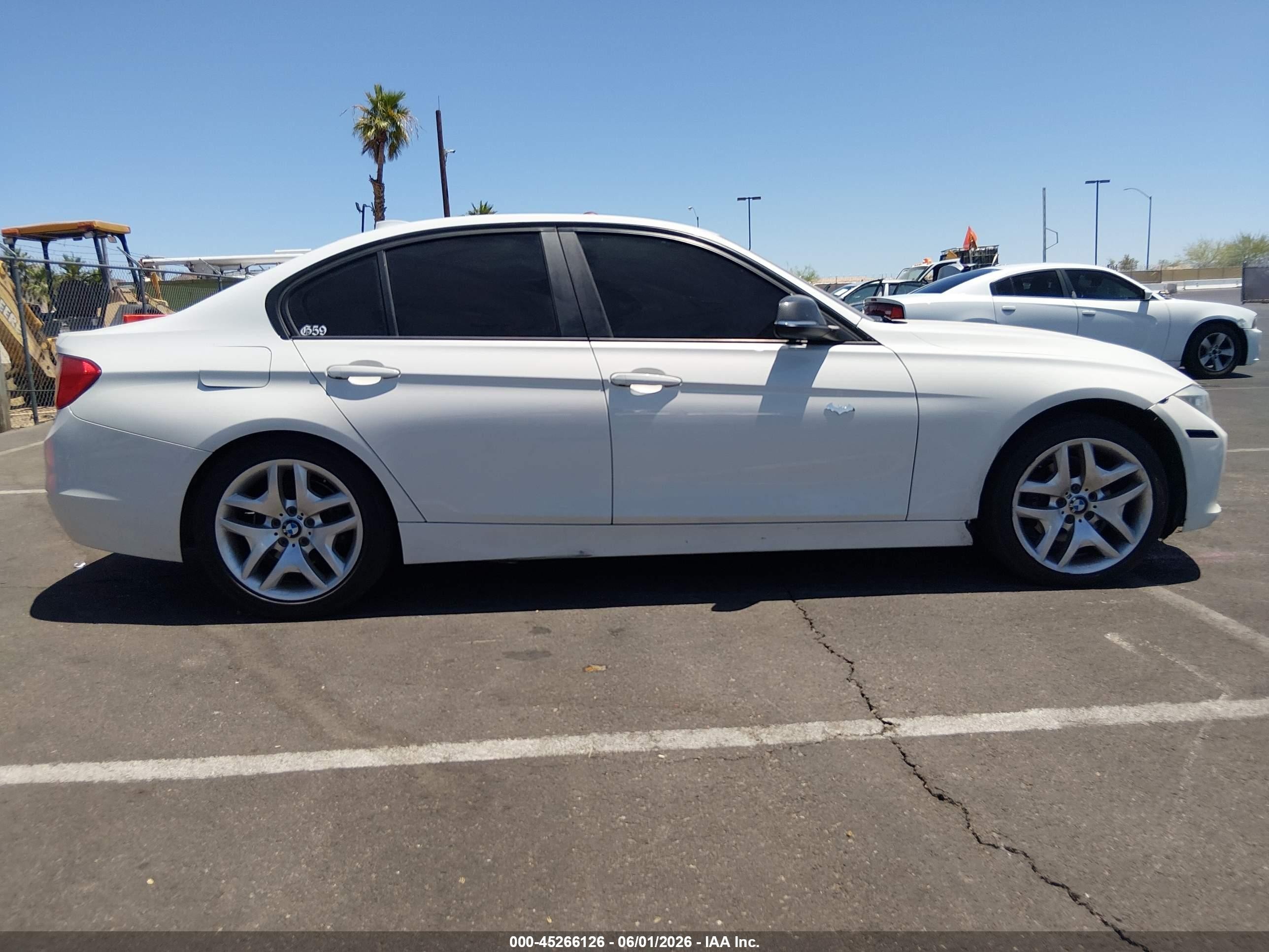 2014 Bmw 320i   White vin: WBA3B1C52EK133940