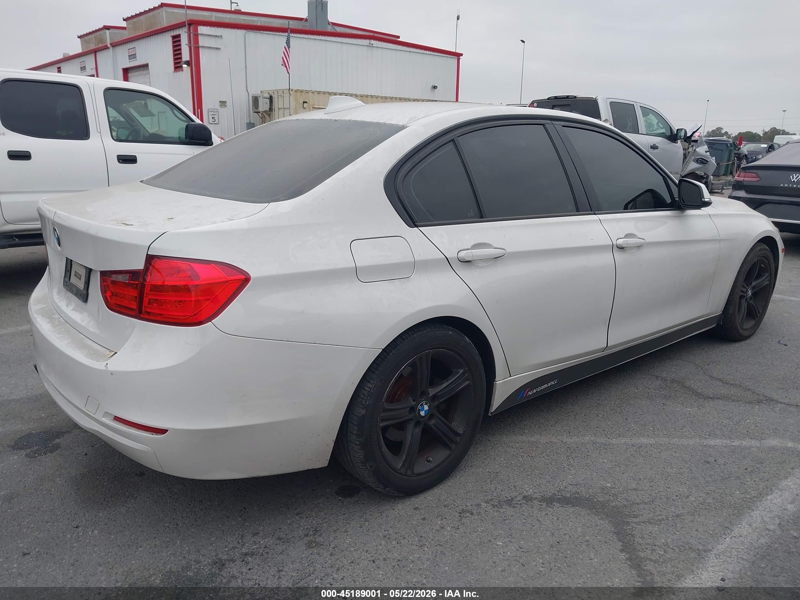 2014 Bmw 320i   White vin: WBA3B1C52EK135252