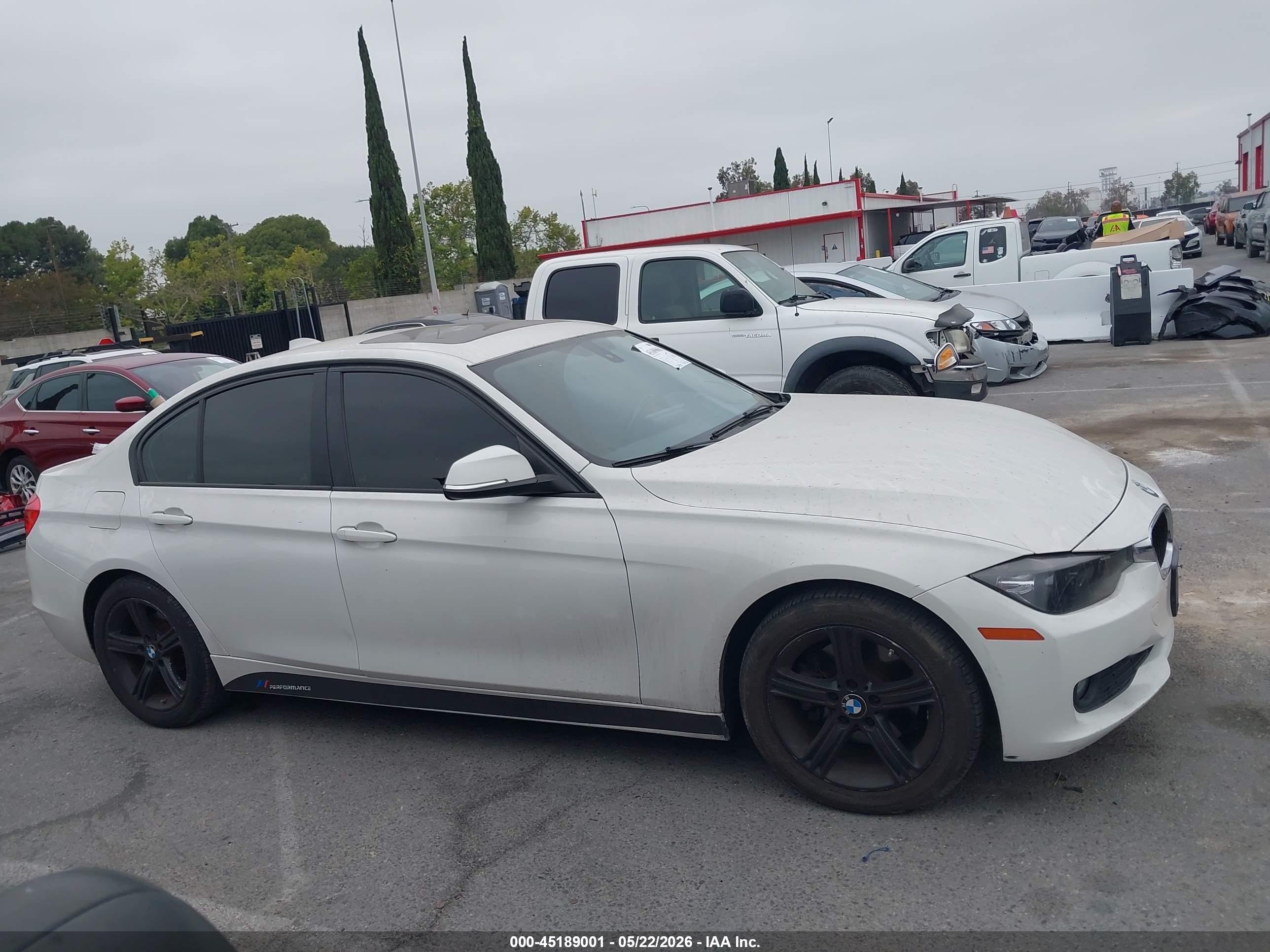 2014 Bmw 320i   White vin: WBA3B1C52EK135252