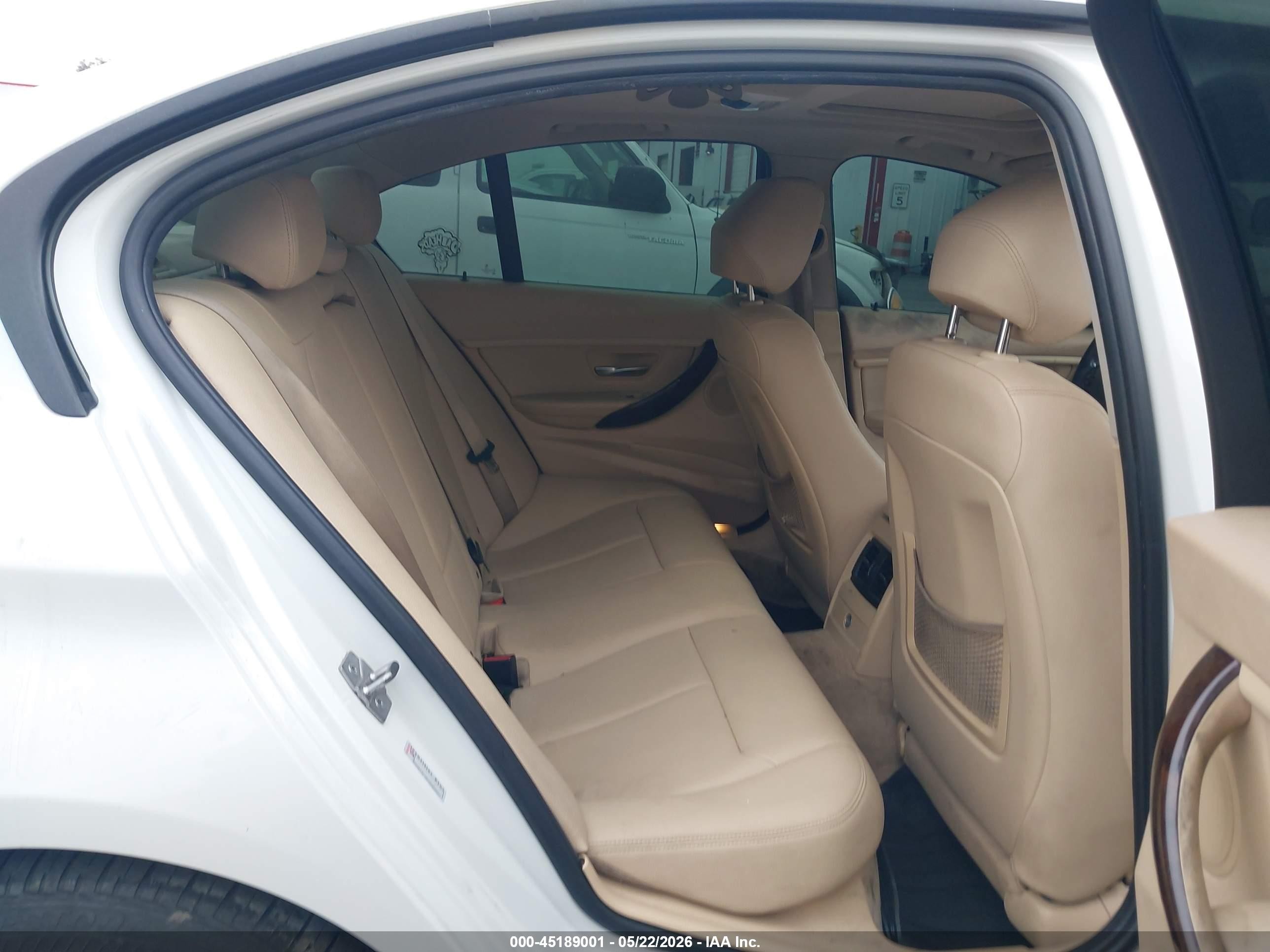 2014 Bmw 320i   White vin: WBA3B1C52EK135252