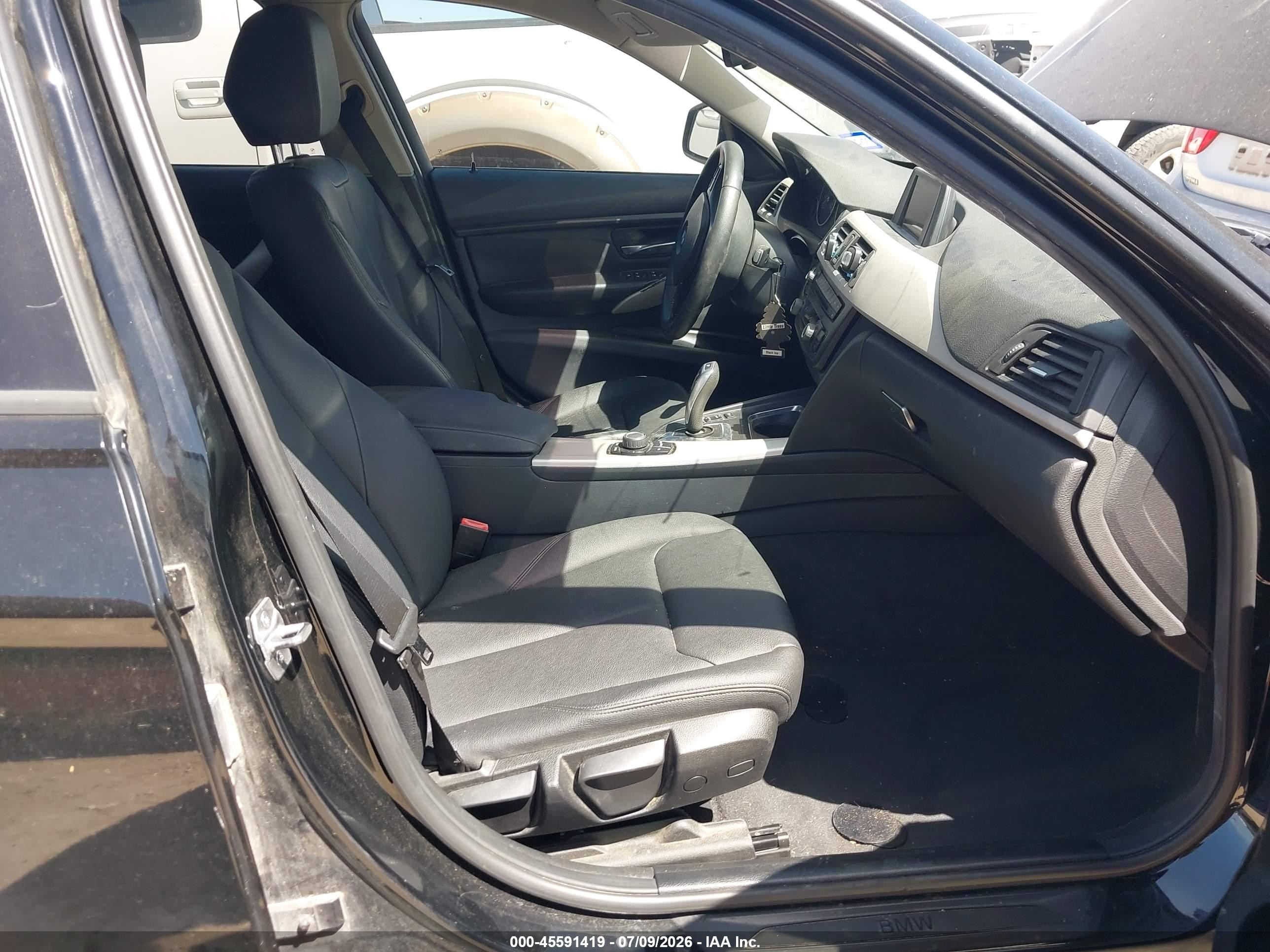 2015 Bmw 320i   Черный vin: WBA3B1C52FK139884