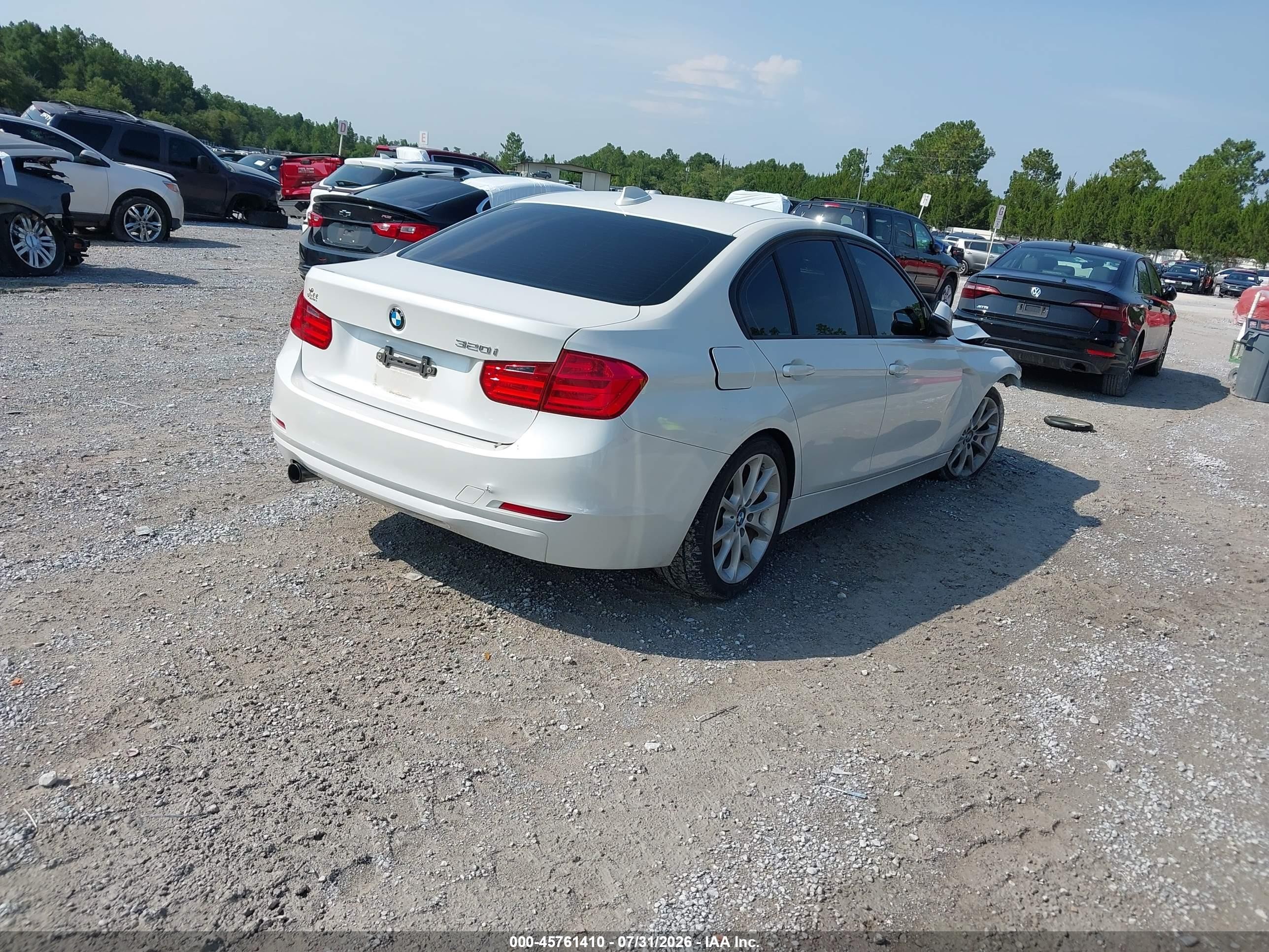 2014 Bmw 320i   White vin: WBA3B1C53EK131825