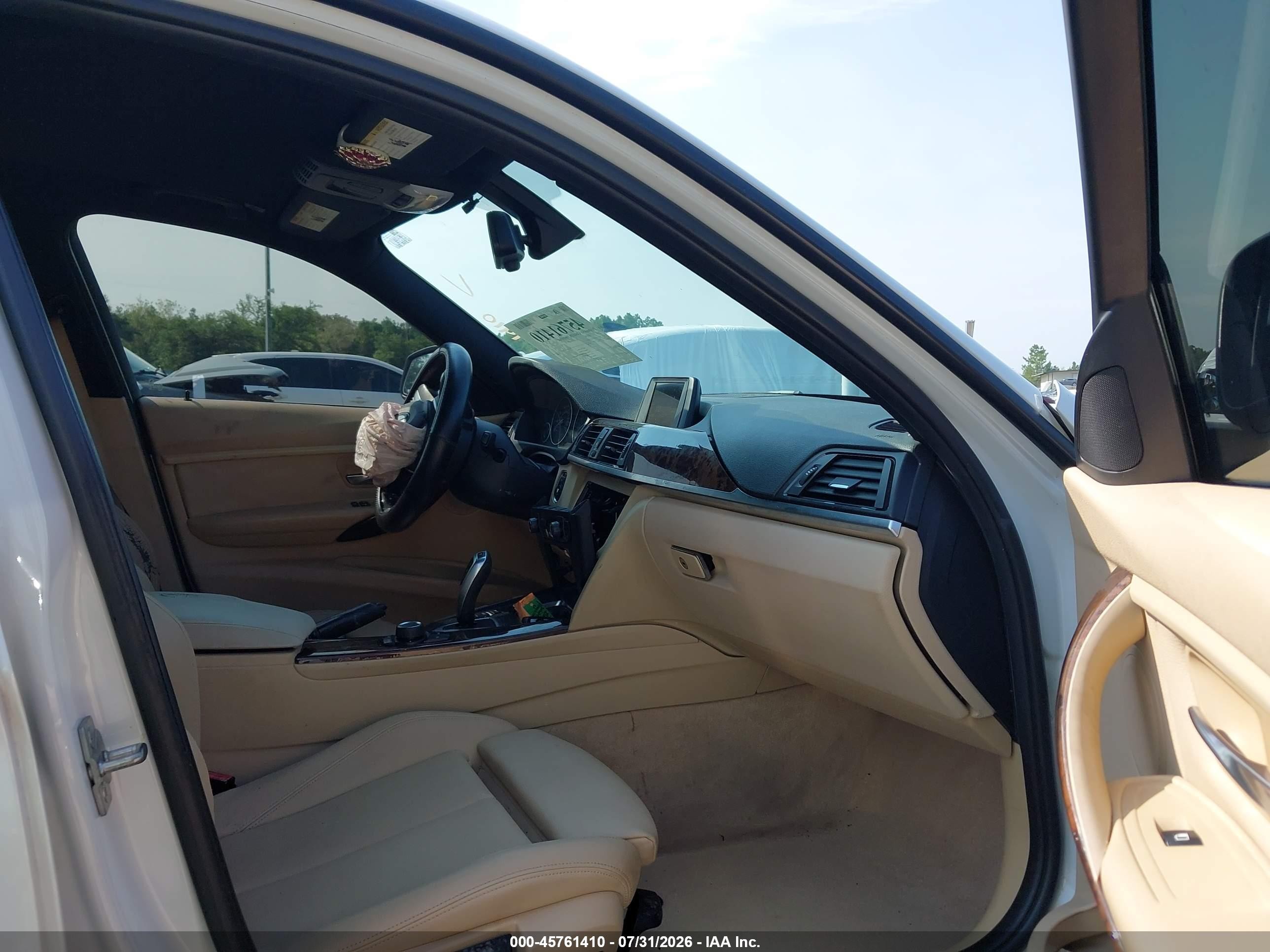 2014 Bmw 320i   White vin: WBA3B1C53EK131825