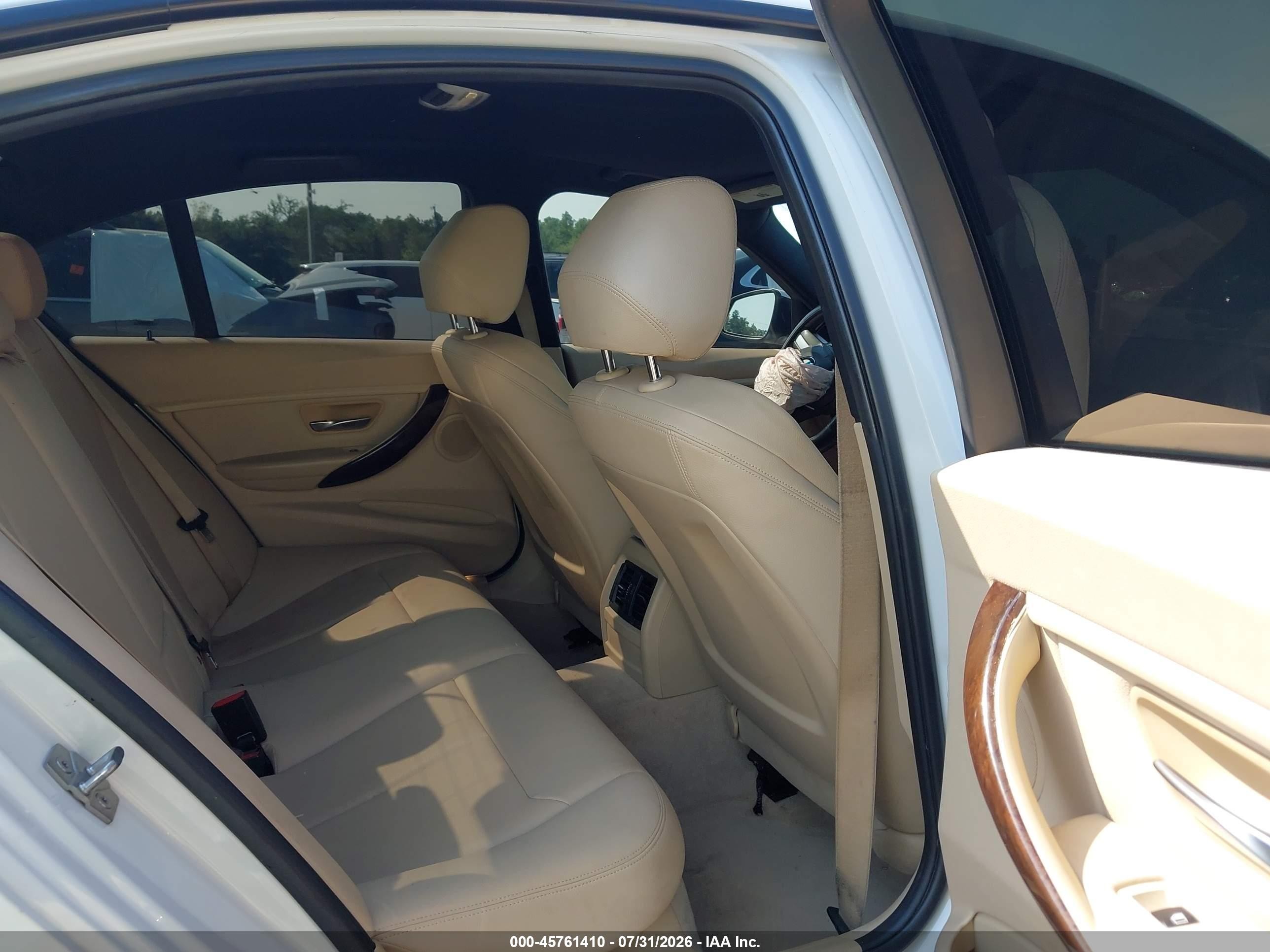 2014 Bmw 320i   White vin: WBA3B1C53EK131825
