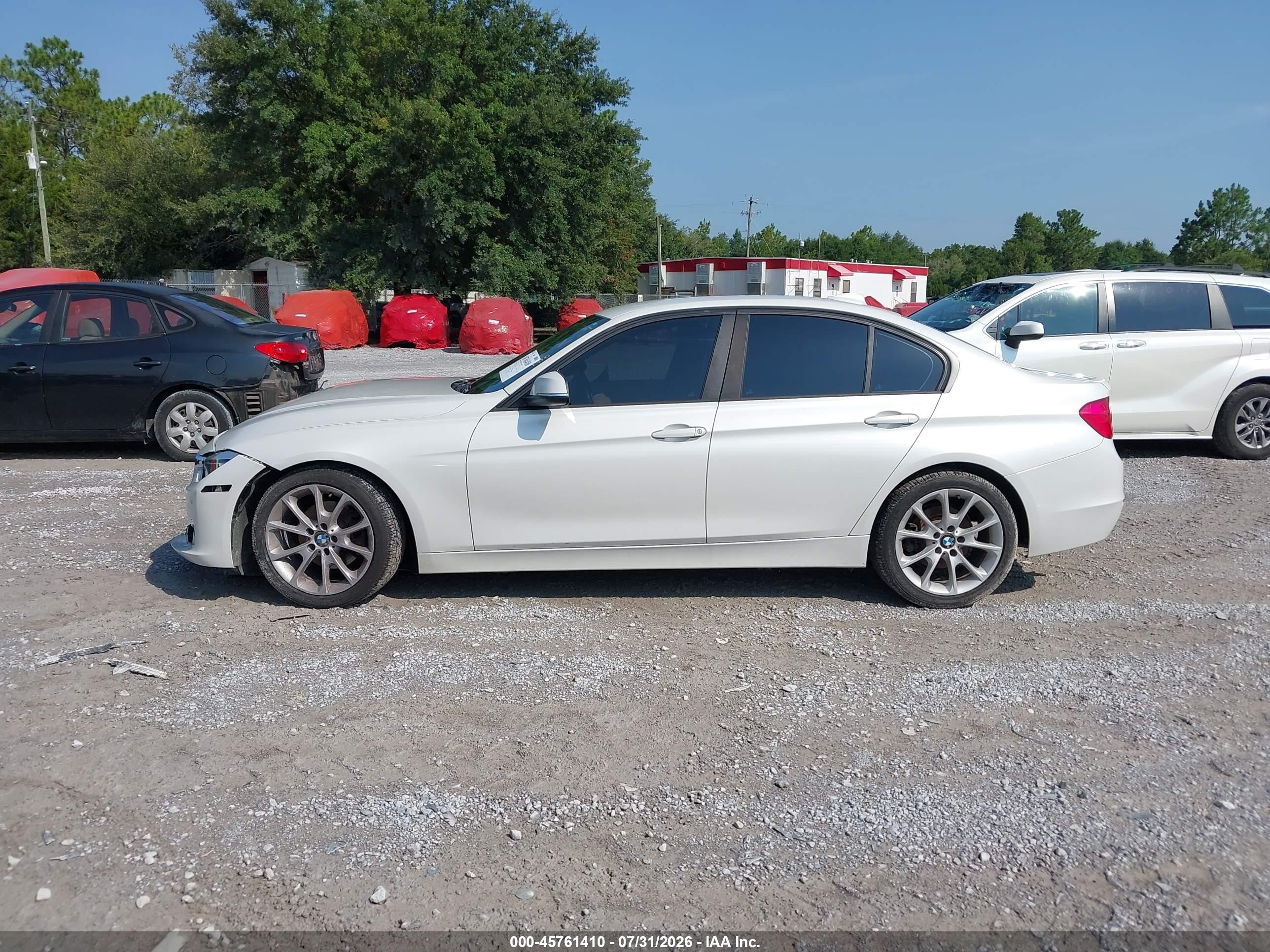 2014 Bmw 320i   White vin: WBA3B1C53EK131825