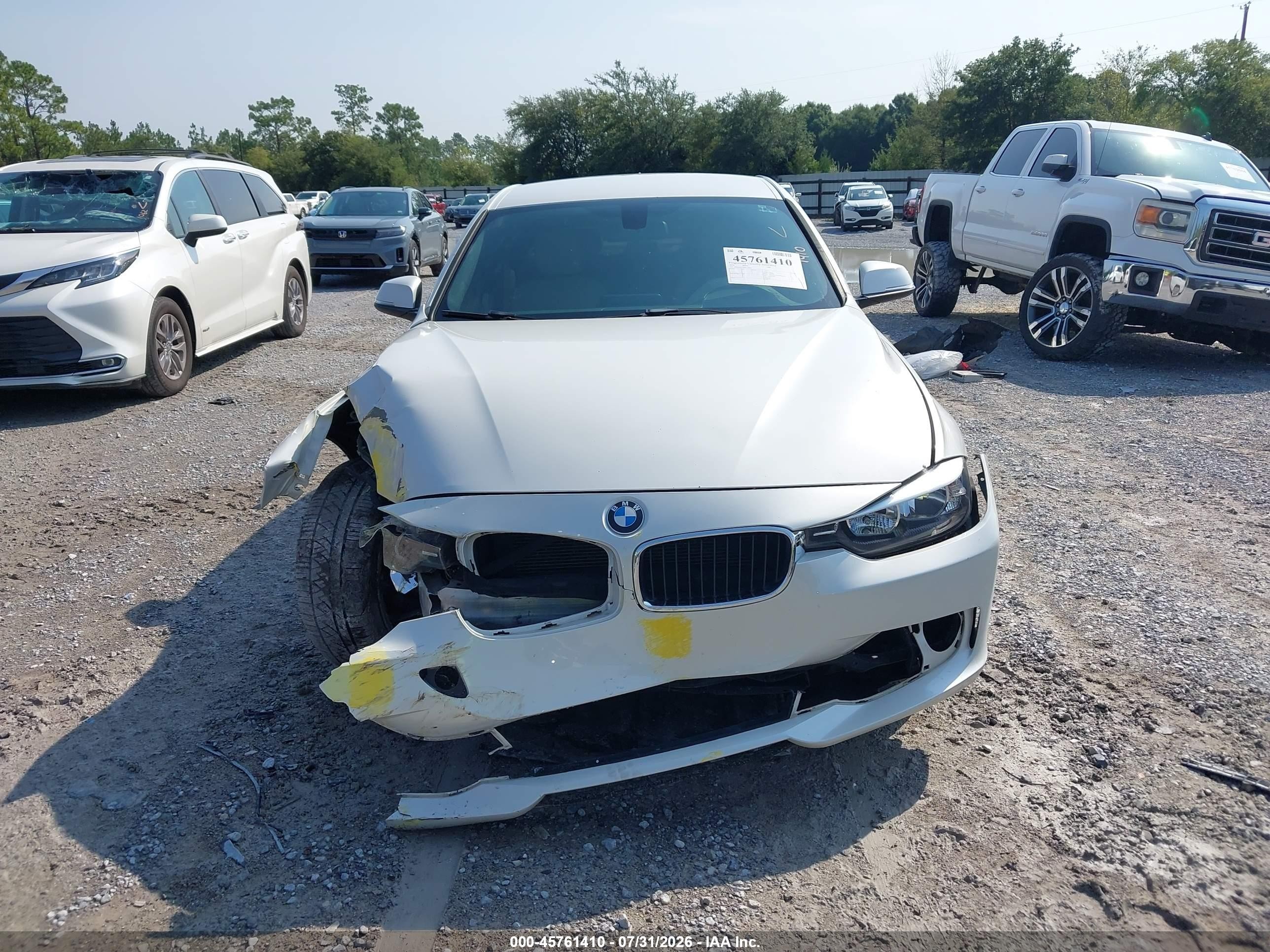 2014 Bmw 320i   White vin: WBA3B1C53EK131825