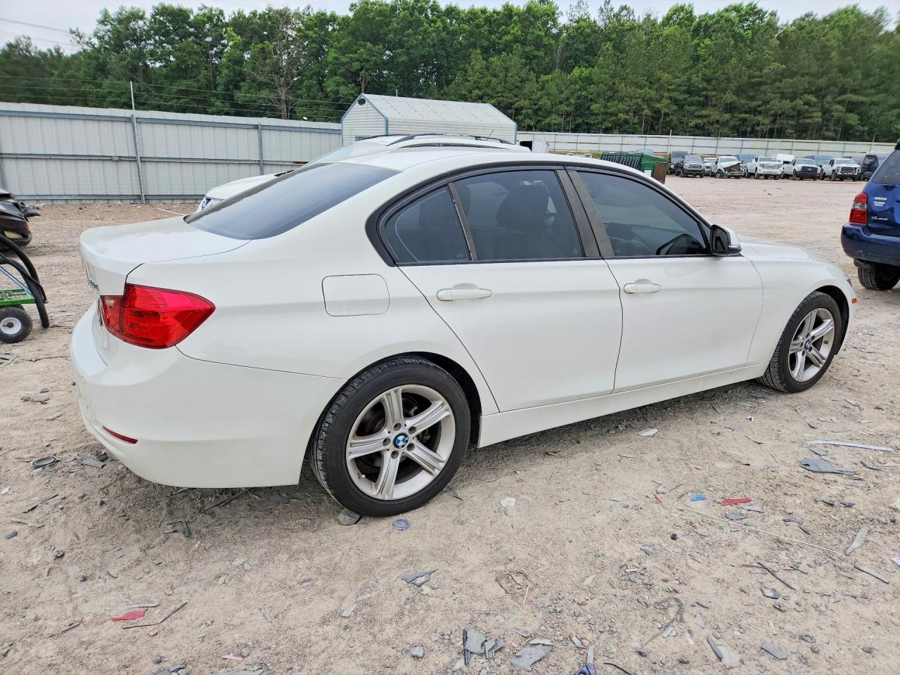 2014 Bmw 320 I Белый vin: WBA3B1C53EK134904