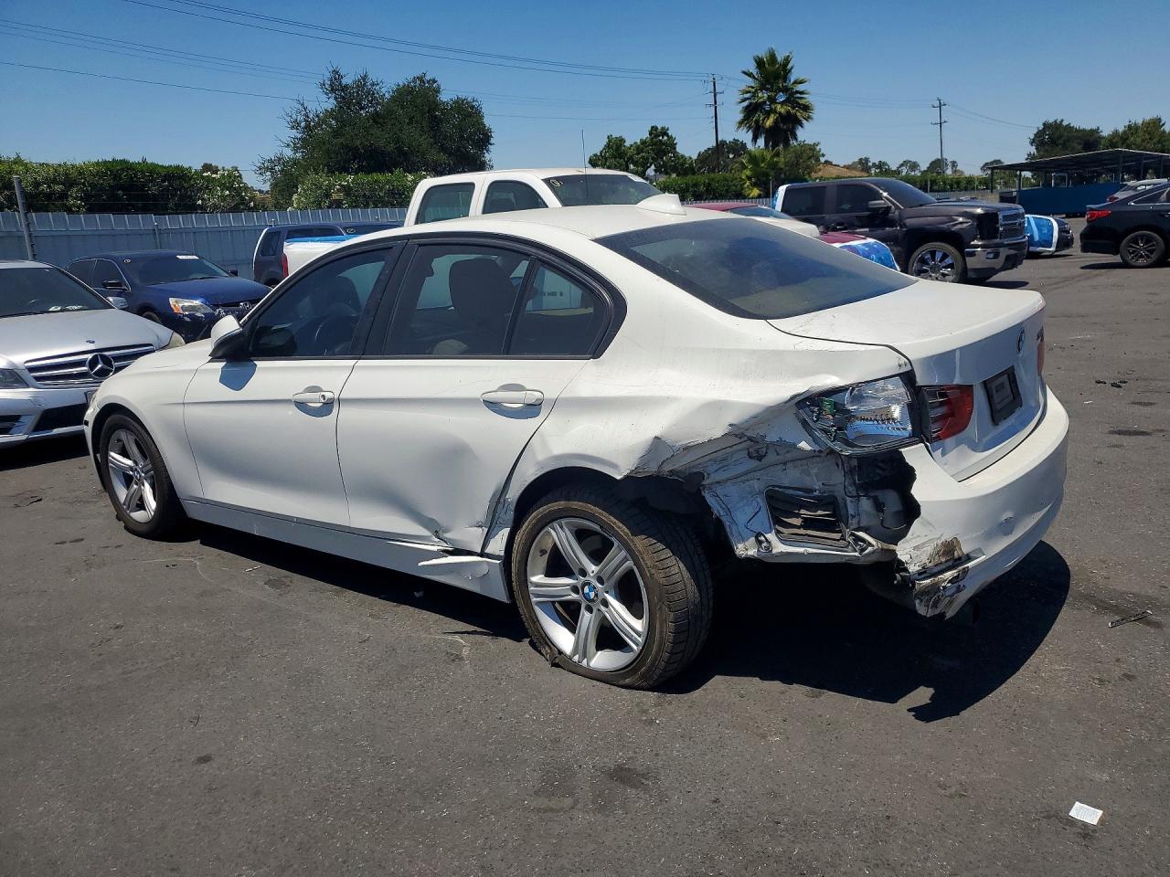 2013 Bmw 320 I White vin: WBA3B1C54DF462369
