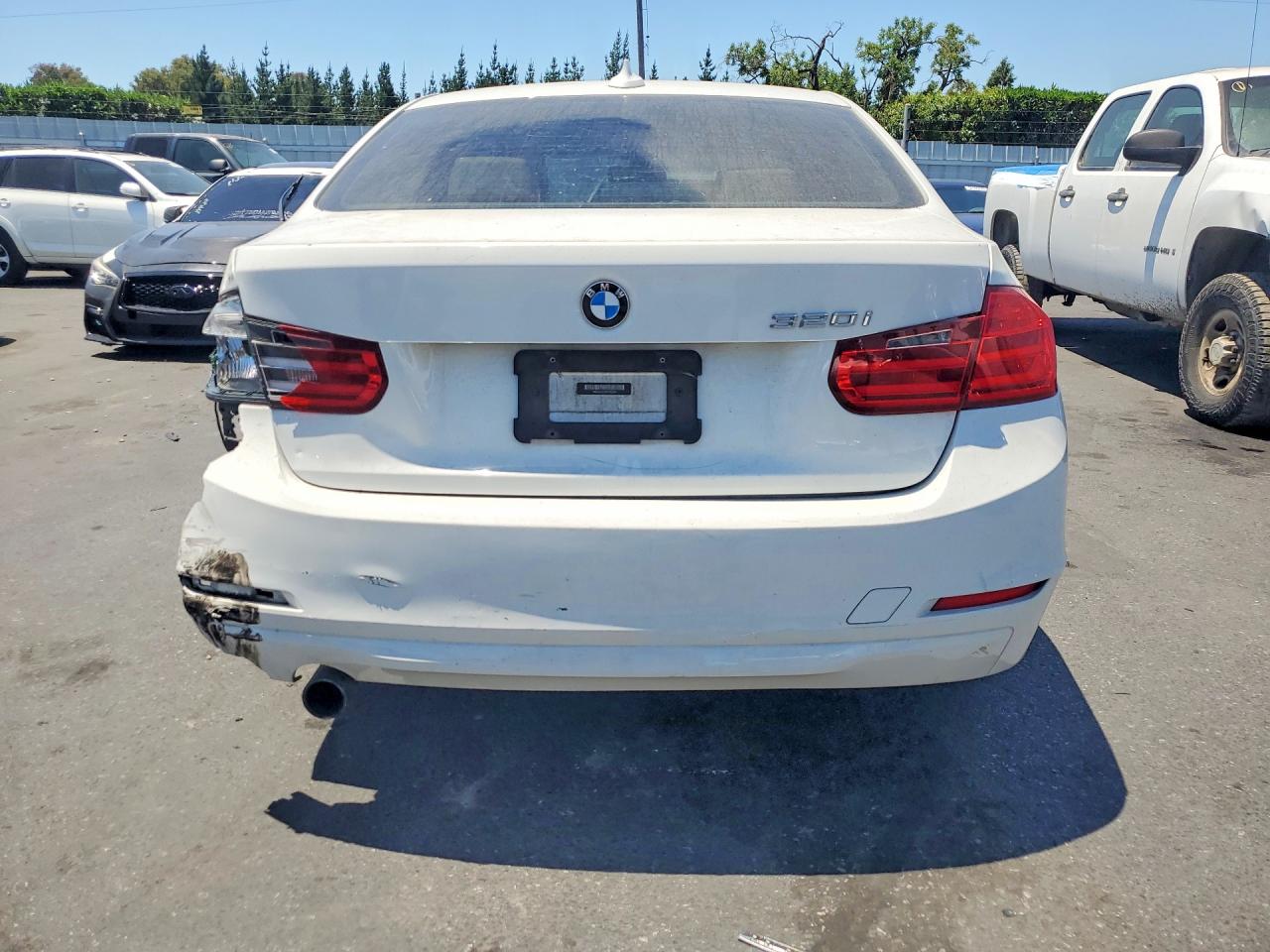 2013 Bmw 320 I White vin: WBA3B1C54DF462369