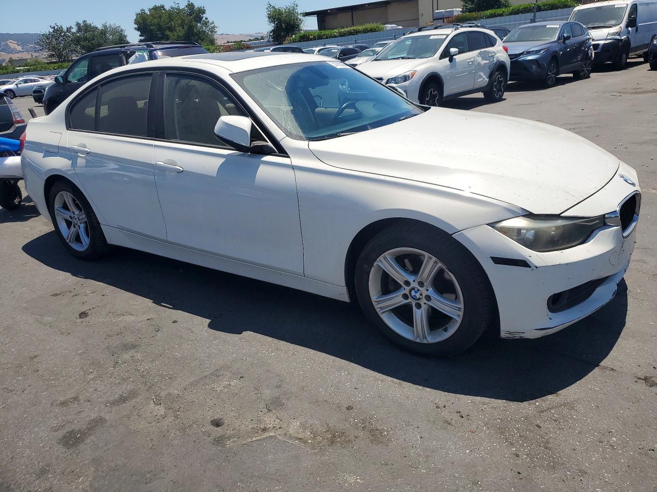 2013 Bmw 320 I White vin: WBA3B1C54DF462369