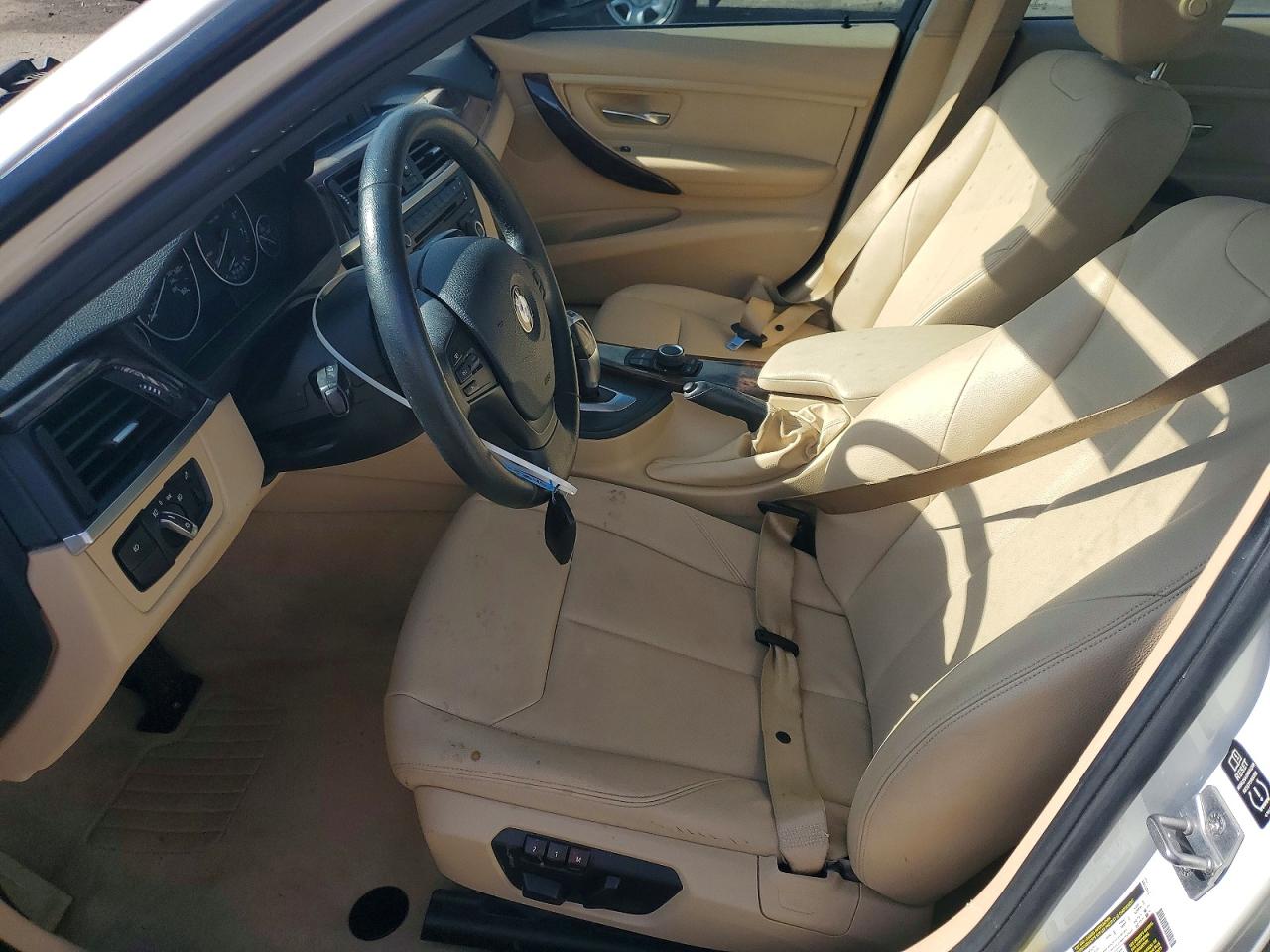 2013 Bmw 320 I Белый vin: WBA3B1C54DK128690
