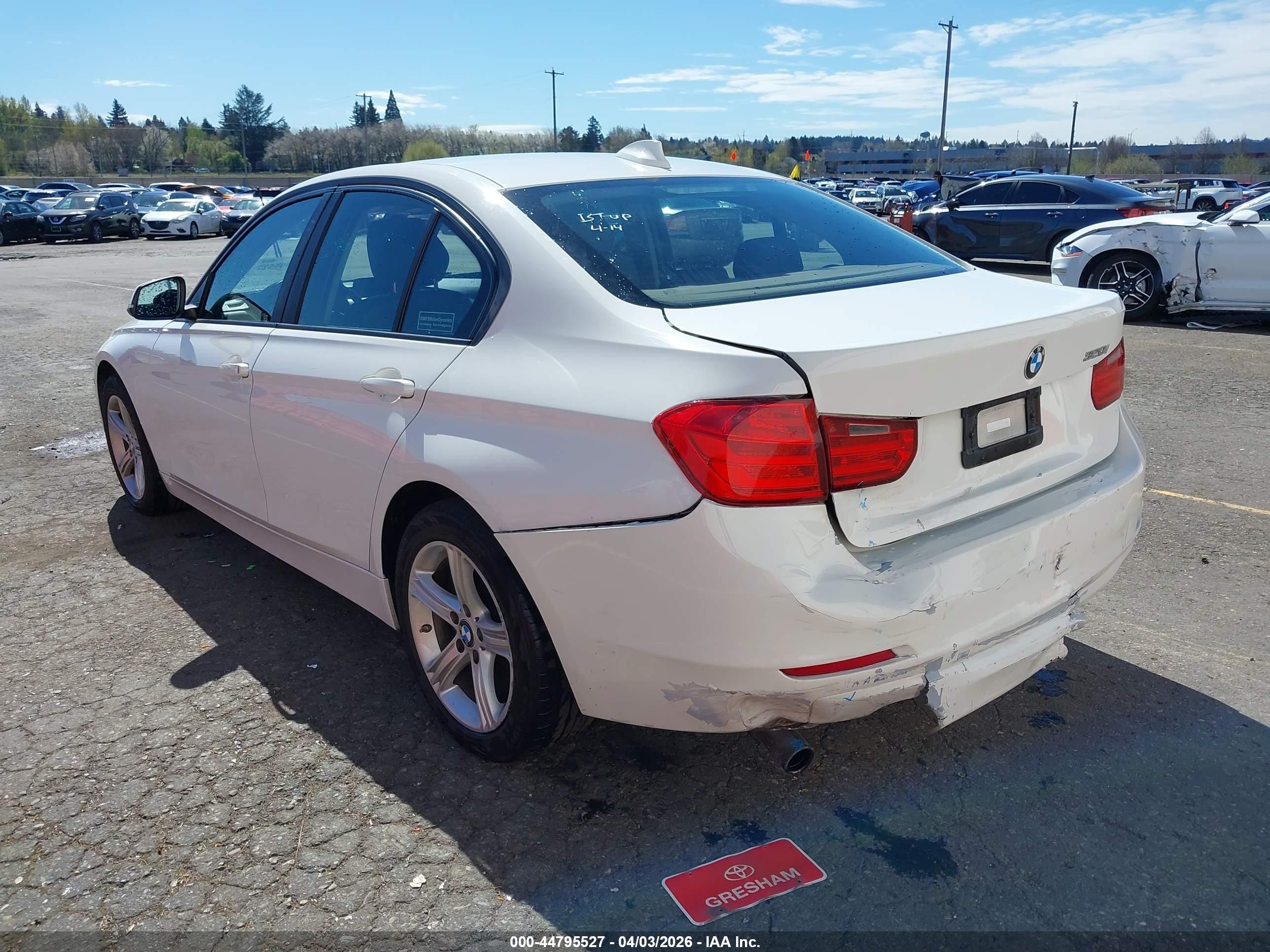 2014 Bmw 320i   White vin: WBA3B1C54EP678816