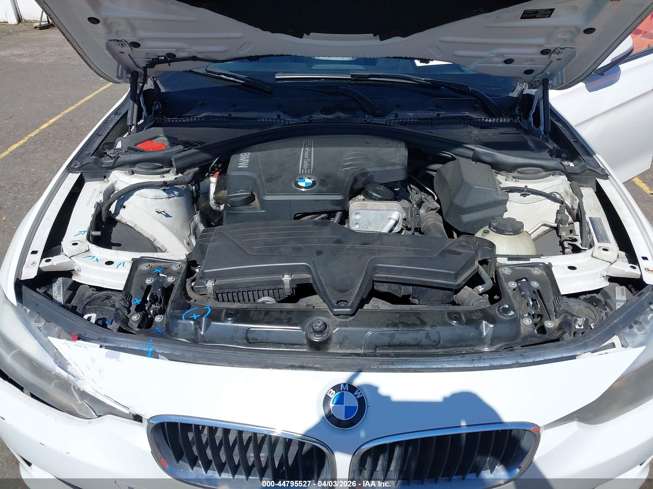 2014 Bmw 320i   White vin: WBA3B1C54EP678816