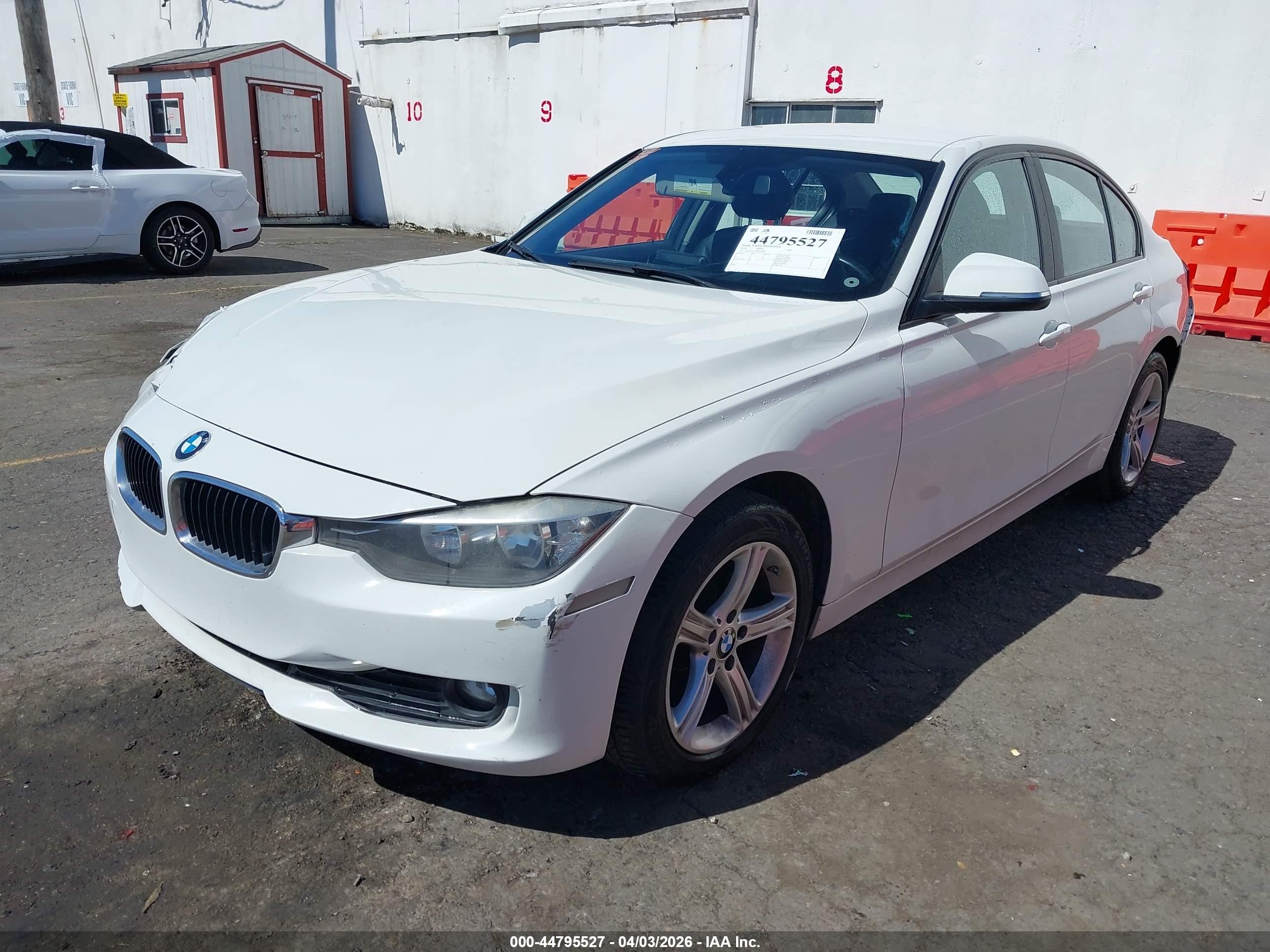 2014 Bmw 320i   White vin: WBA3B1C54EP678816