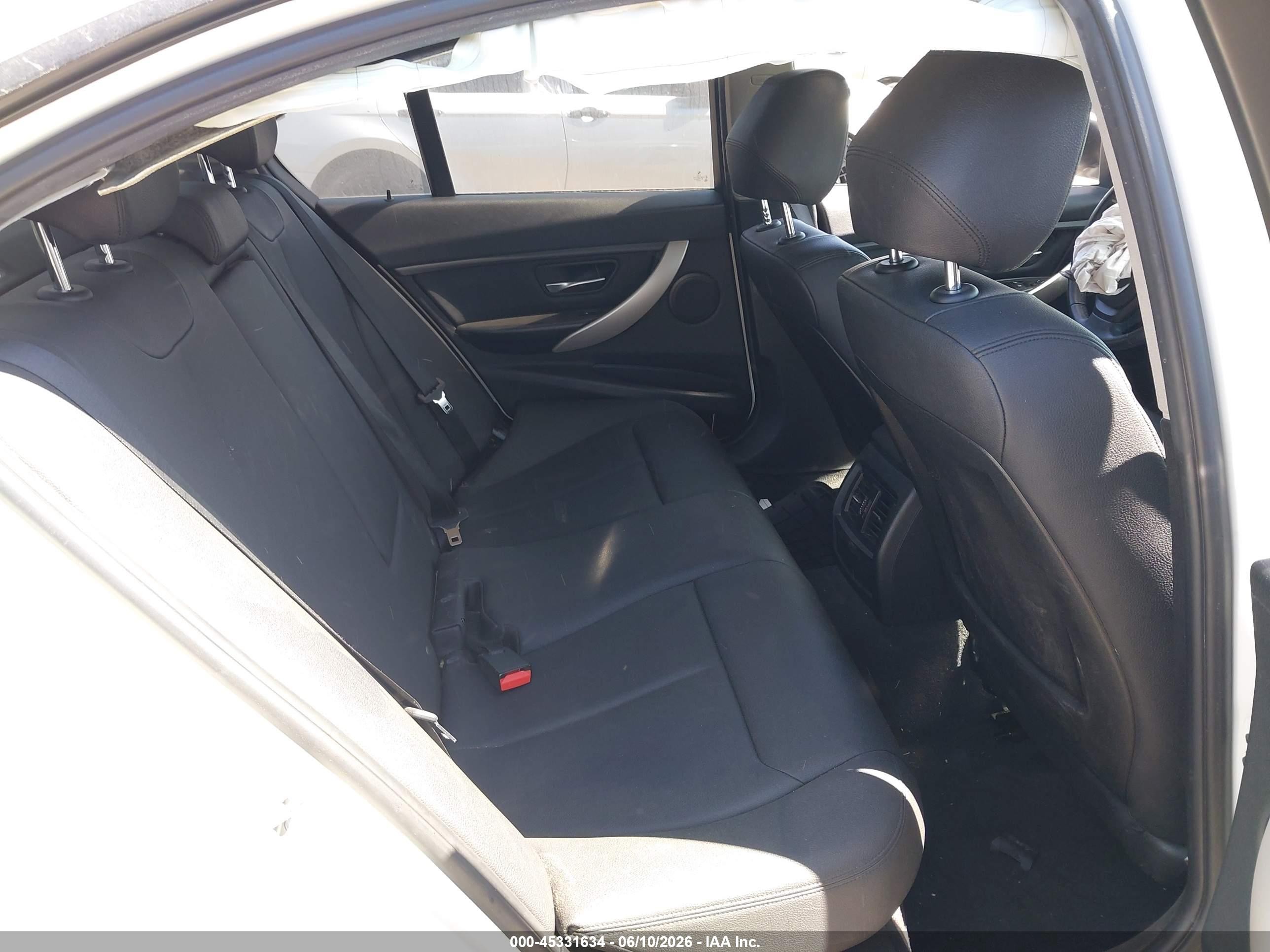 2014 Bmw 320i   White vin: WBA3B1C54EP679402