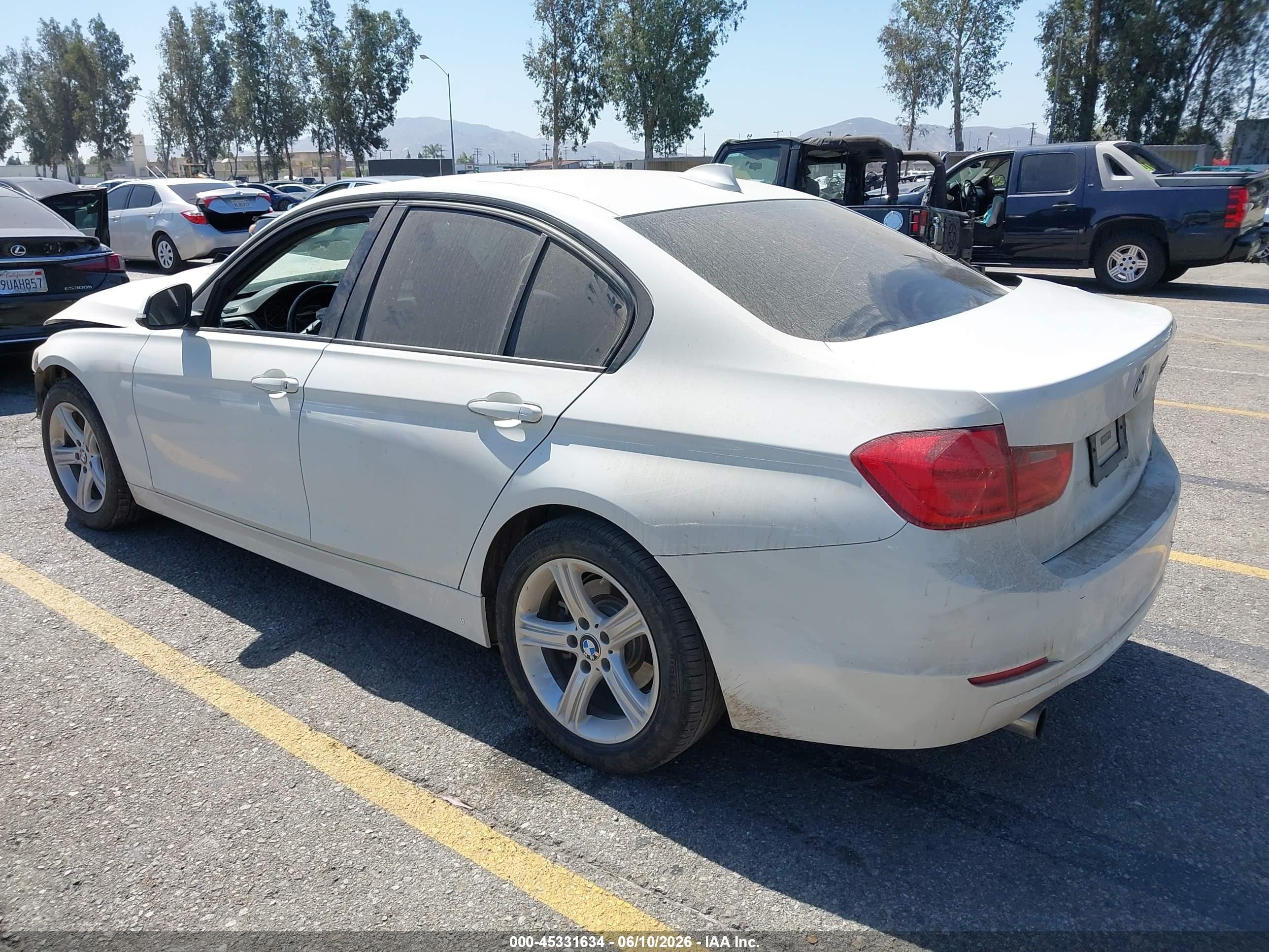 2014 Bmw 320i   White vin: WBA3B1C54EP679402