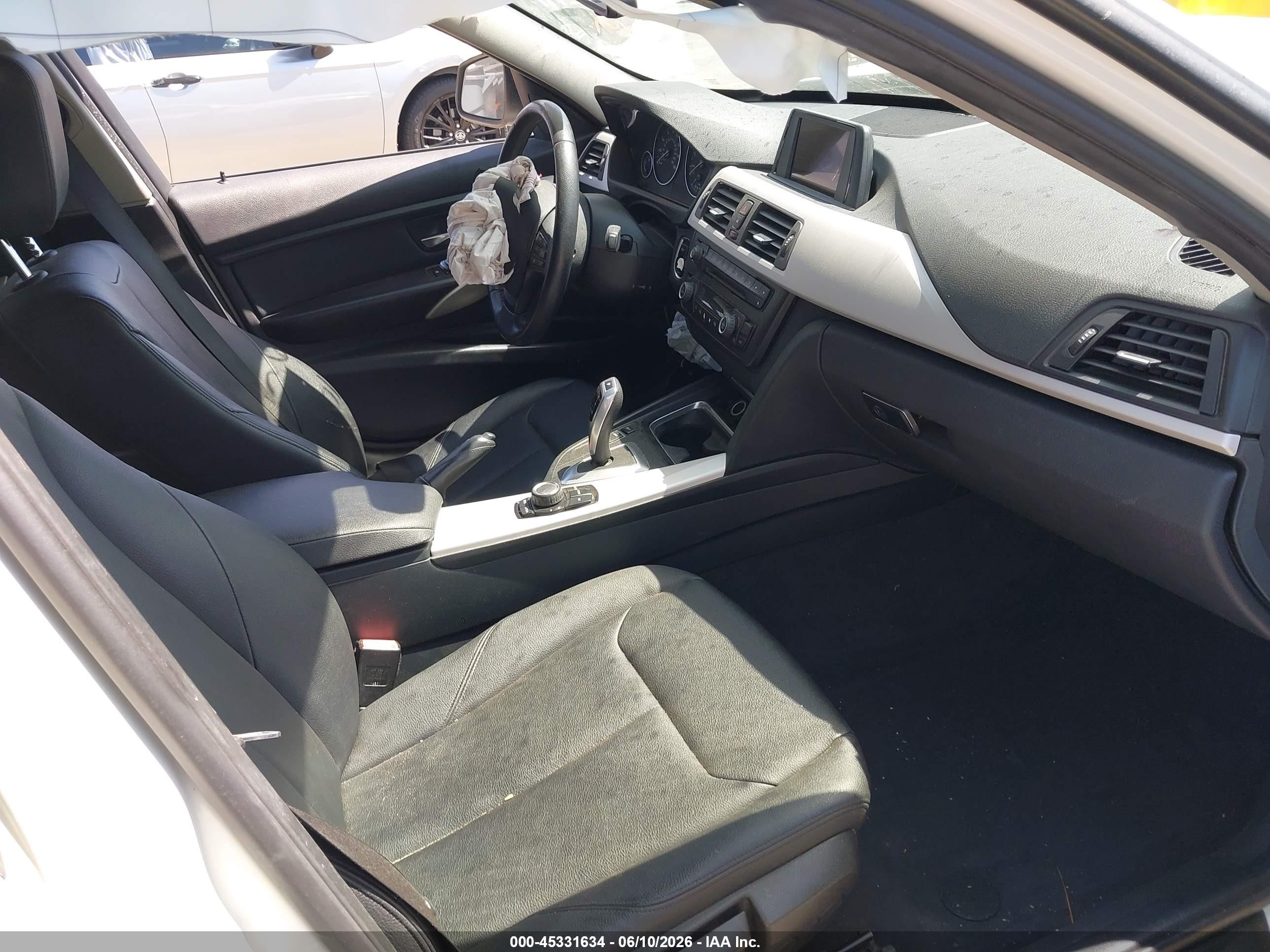 2014 Bmw 320i   White vin: WBA3B1C54EP679402