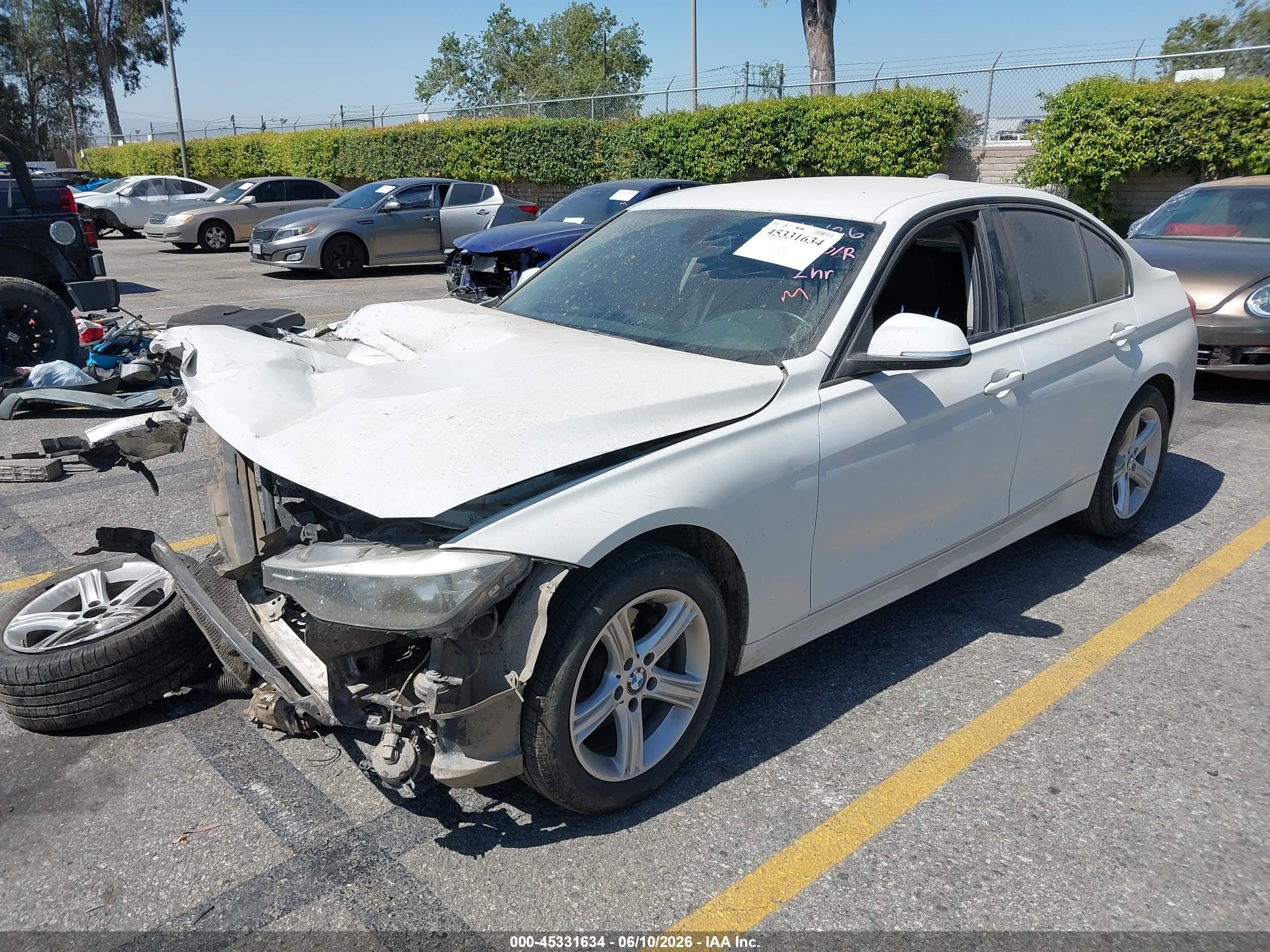 2014 Bmw 320i   White vin: WBA3B1C54EP679402