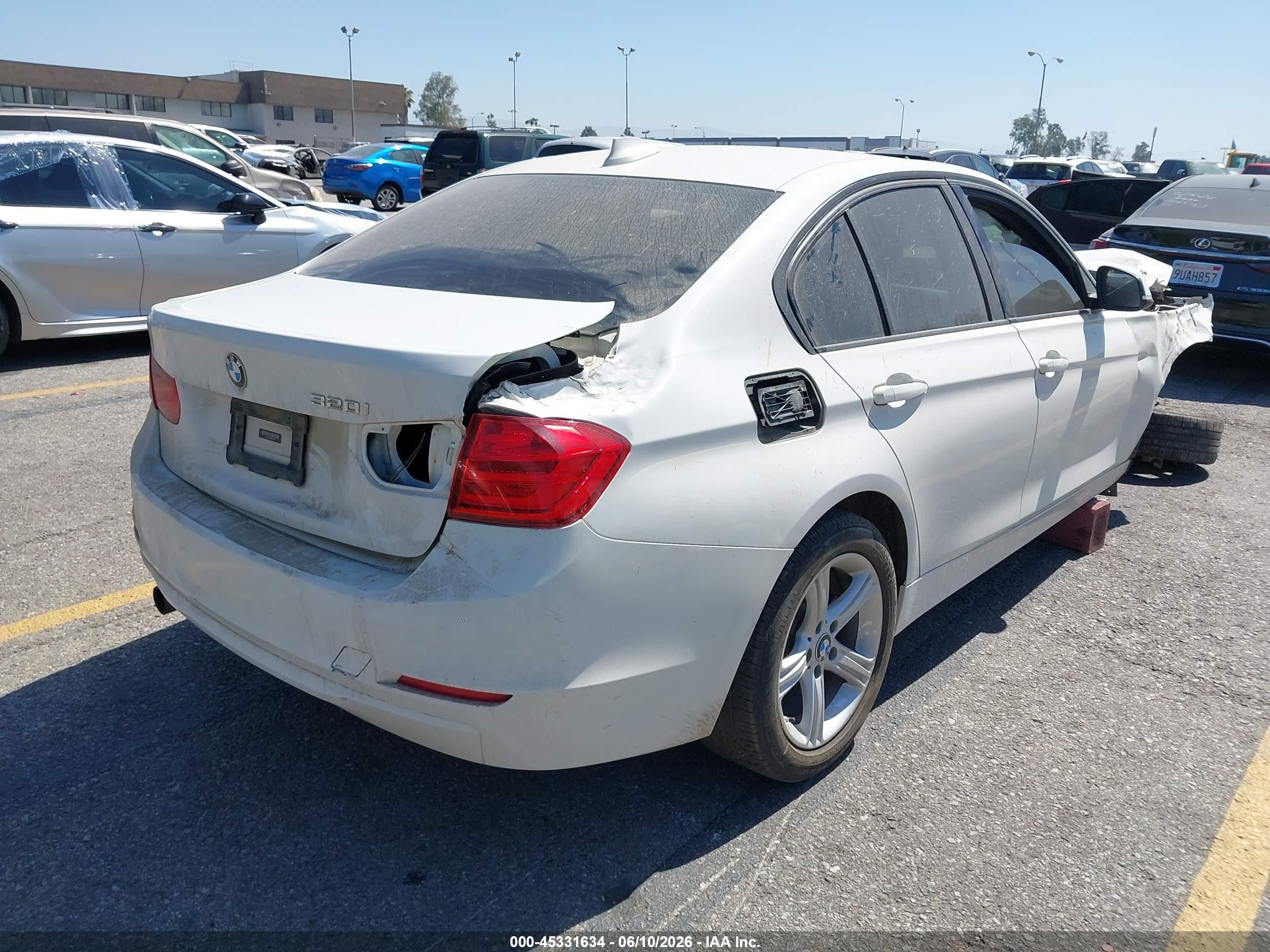2014 Bmw 320i   White vin: WBA3B1C54EP679402