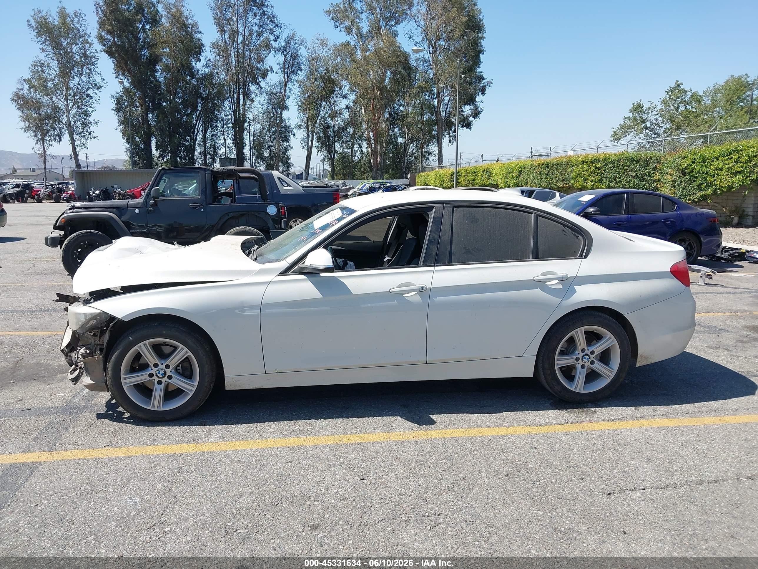 2014 Bmw 320i   White vin: WBA3B1C54EP679402