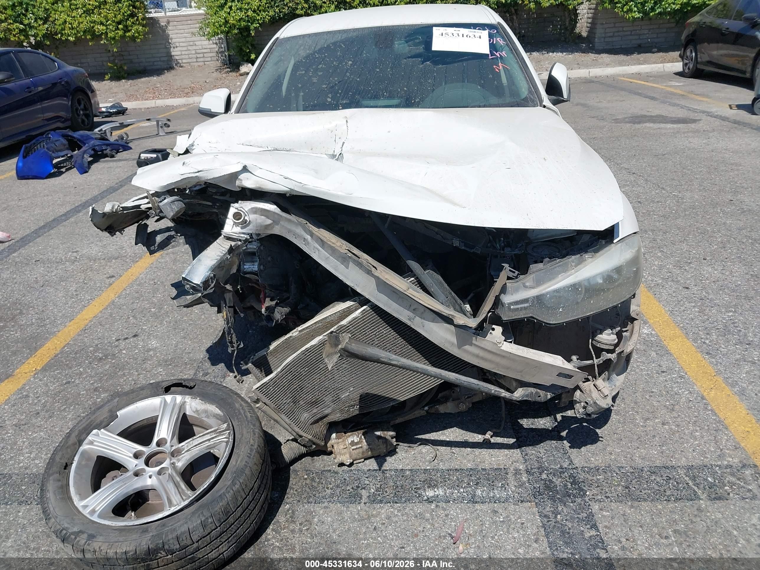 2014 Bmw 320i   White vin: WBA3B1C54EP679402