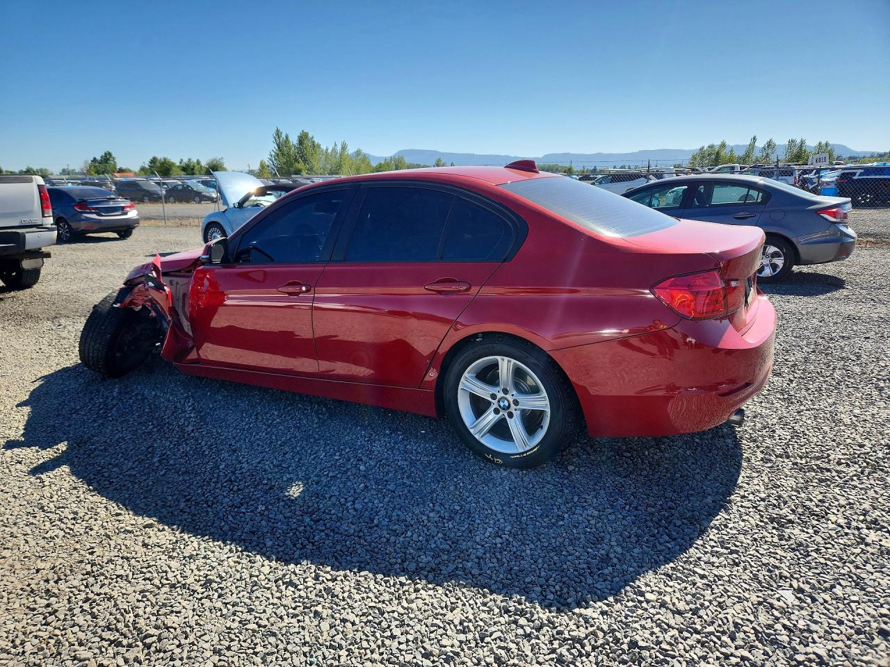 2015 Bmw 320 I Red vin: WBA3B1C54FK136761