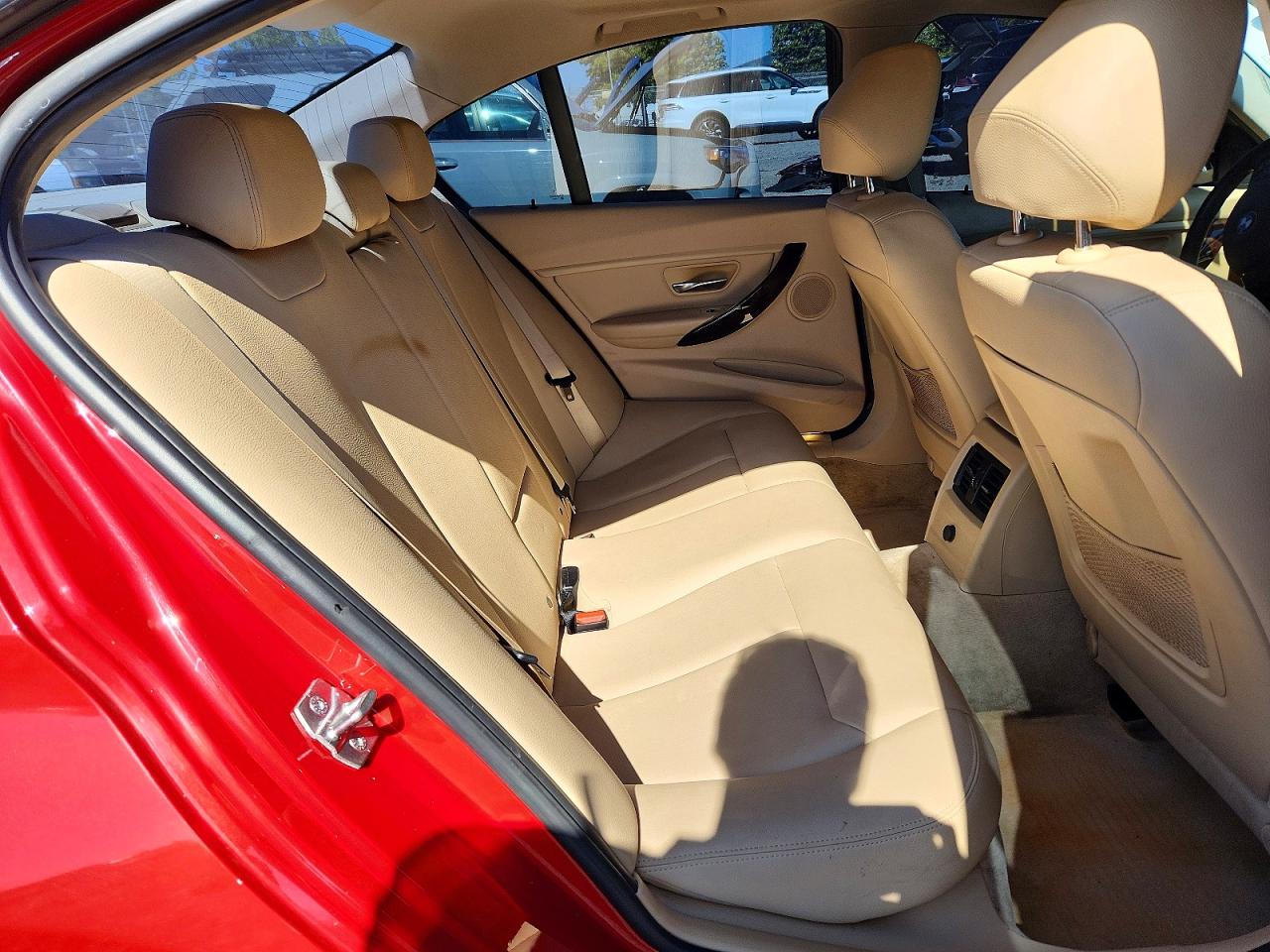 2015 Bmw 320 I Red vin: WBA3B1C54FK136761