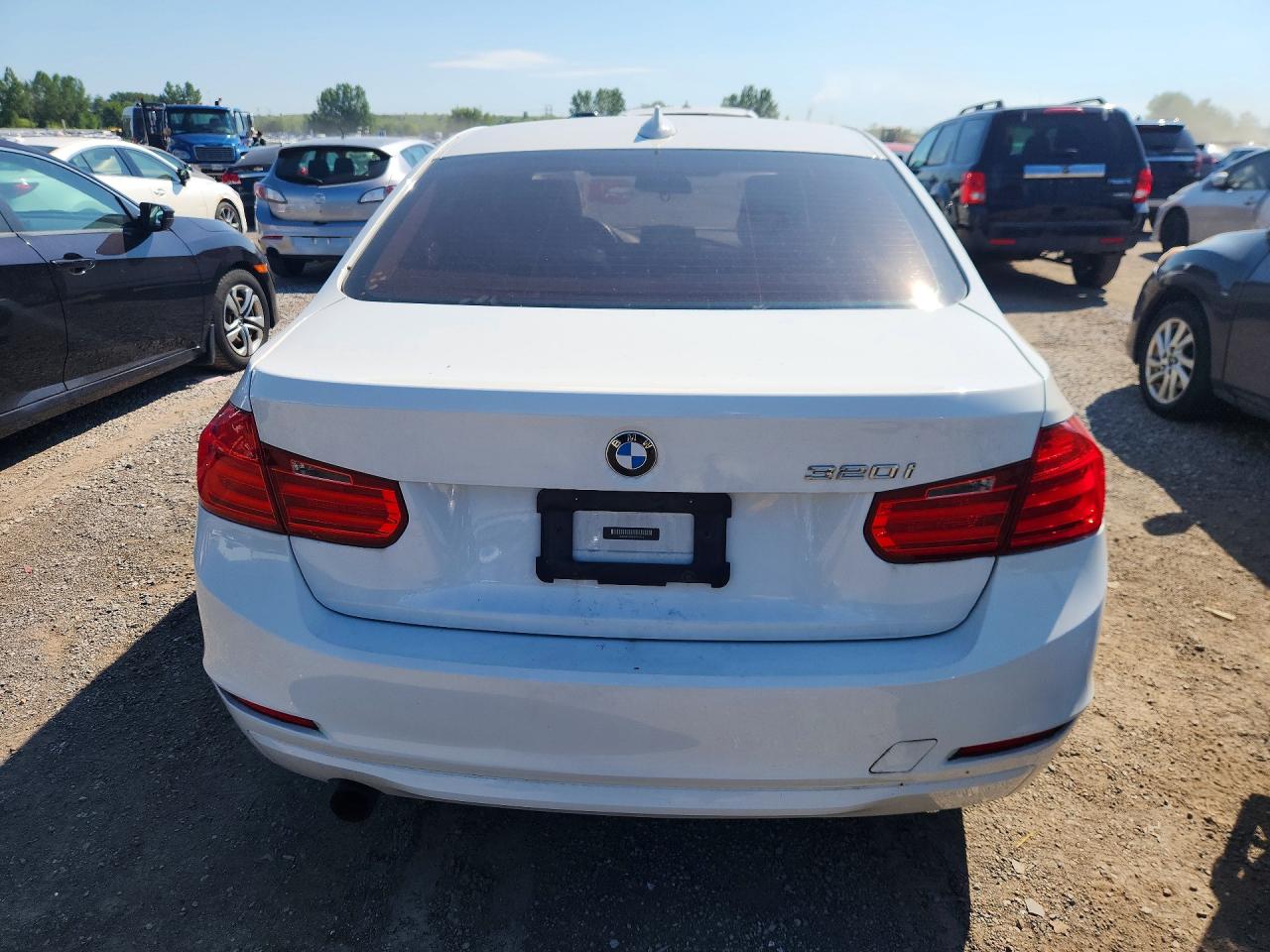 2012 Bmw 320 I White vin: WBA3B1C55CF461214