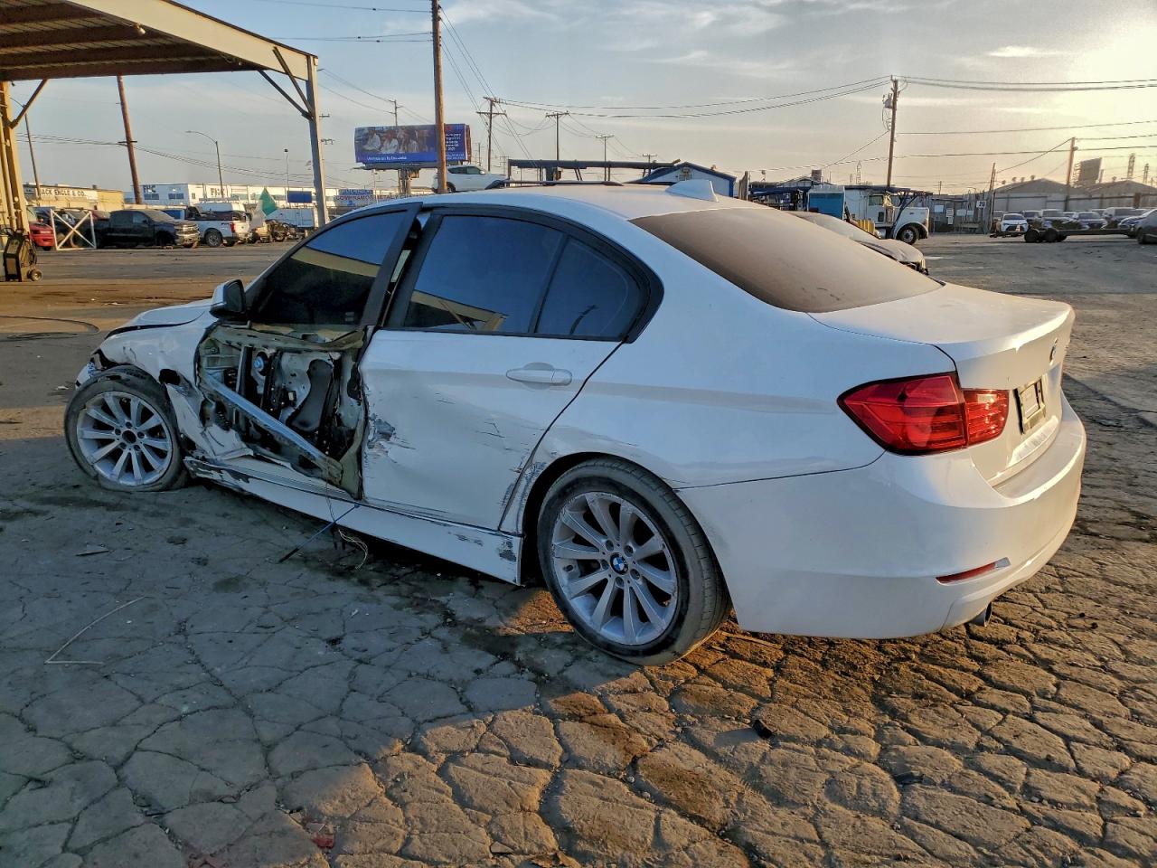 2014 Bmw 320 I White vin: WBA3B1C55EK130790
