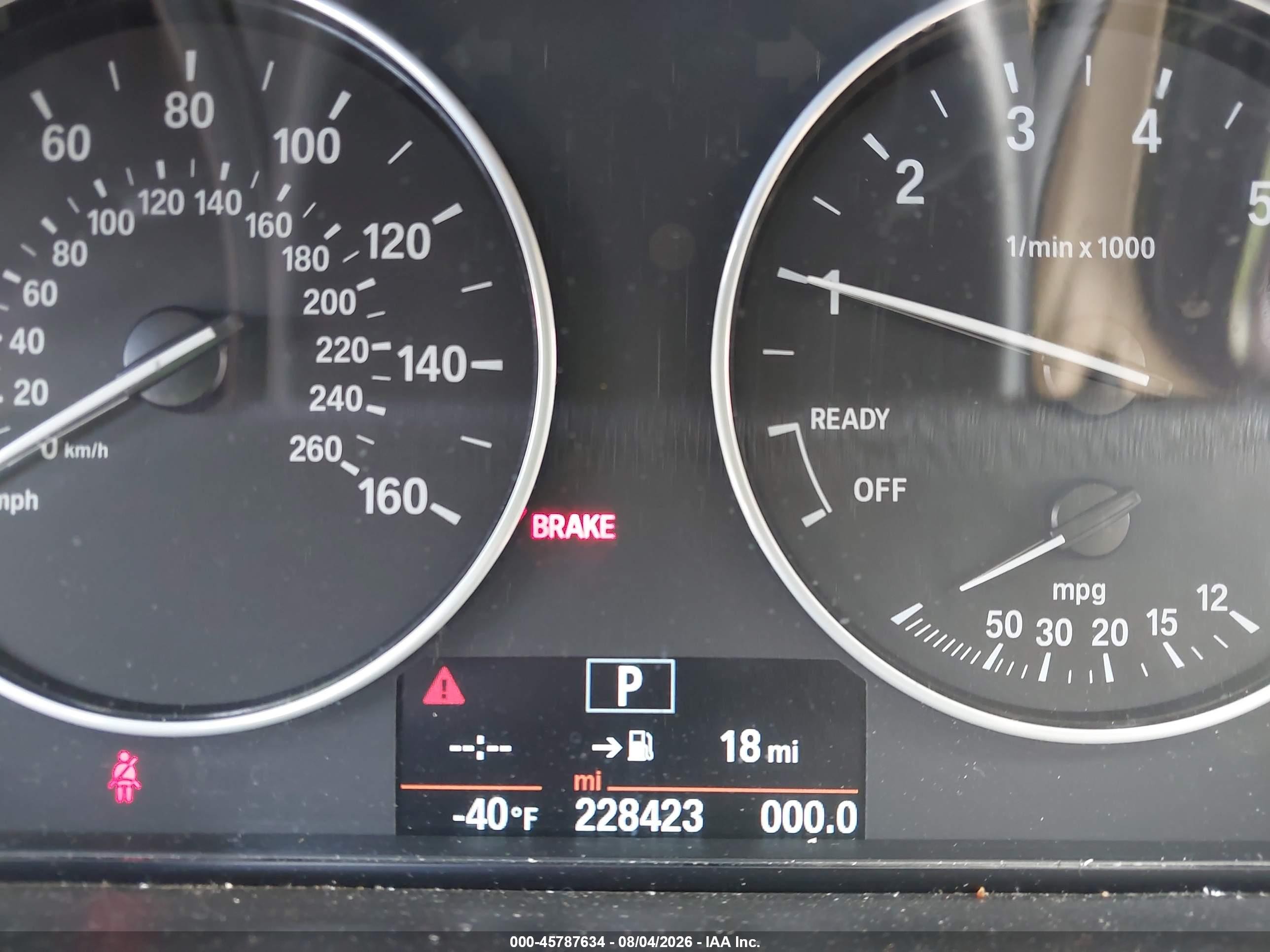 2014 Bmw 320i   Черный vin: WBA3B1C55EP679876