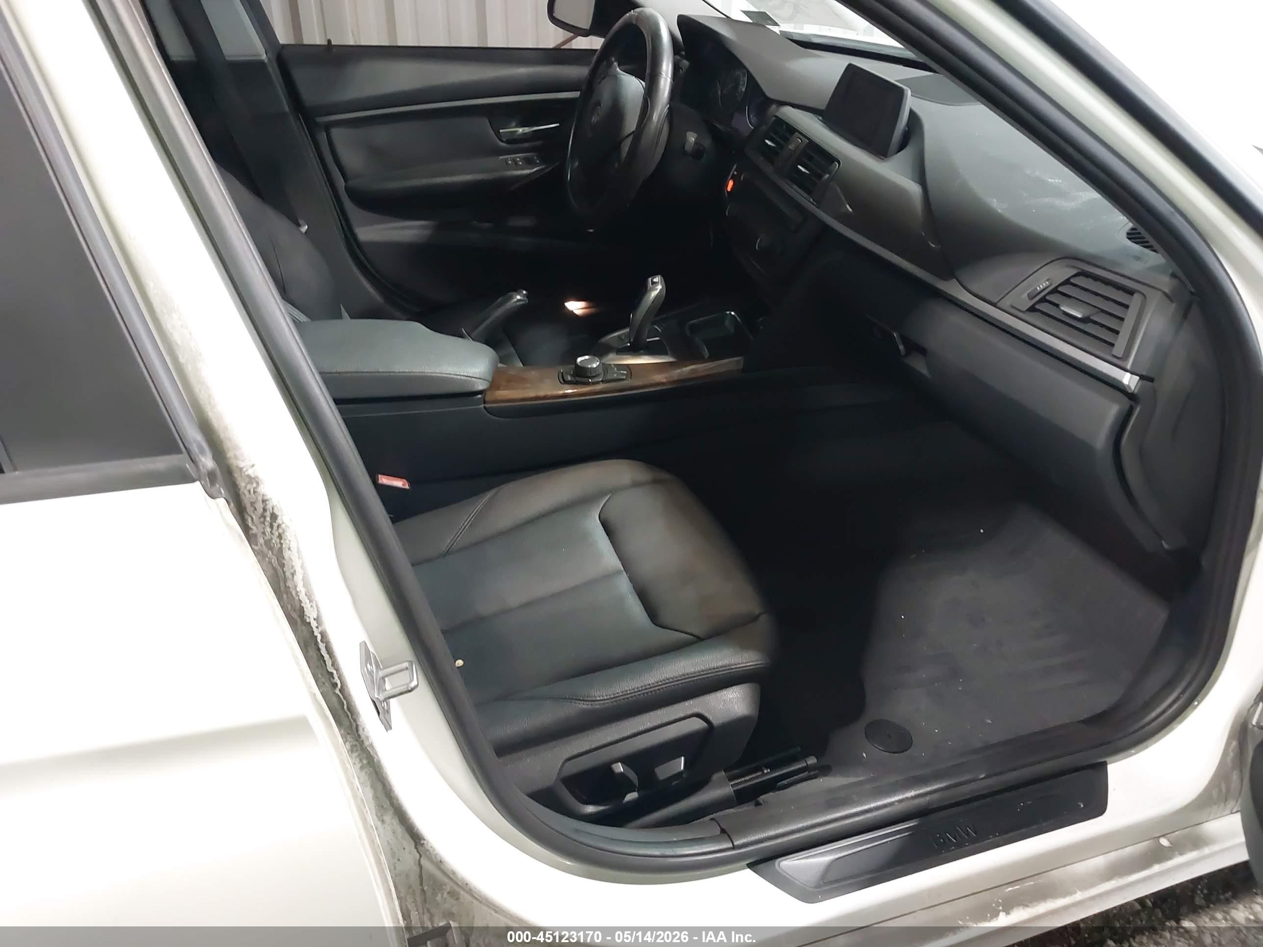 2014 Bmw 320i White vin: WBA3B1C55EP680347