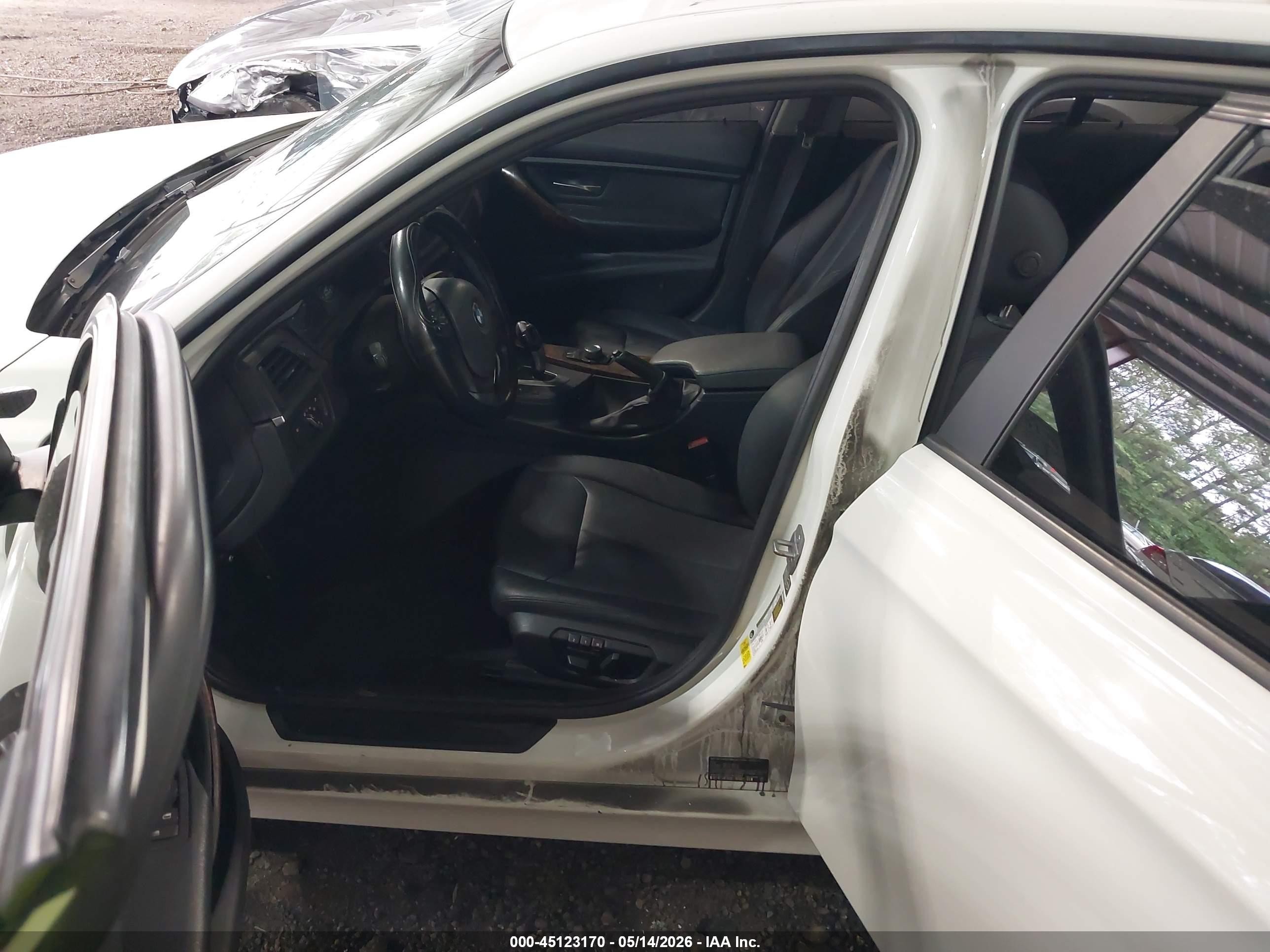 2014 Bmw 320i White vin: WBA3B1C55EP680347