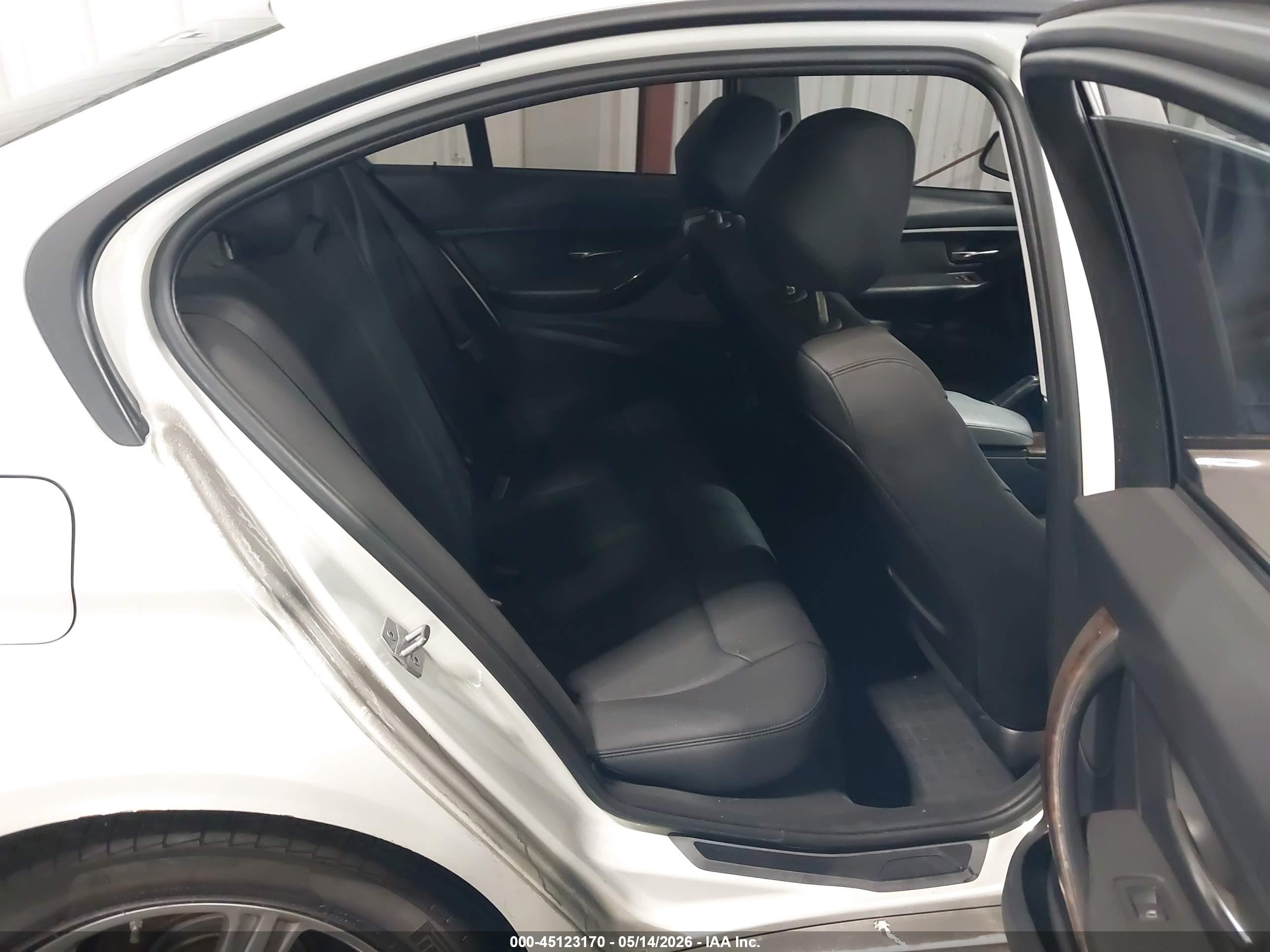 2014 Bmw 320i White vin: WBA3B1C55EP680347