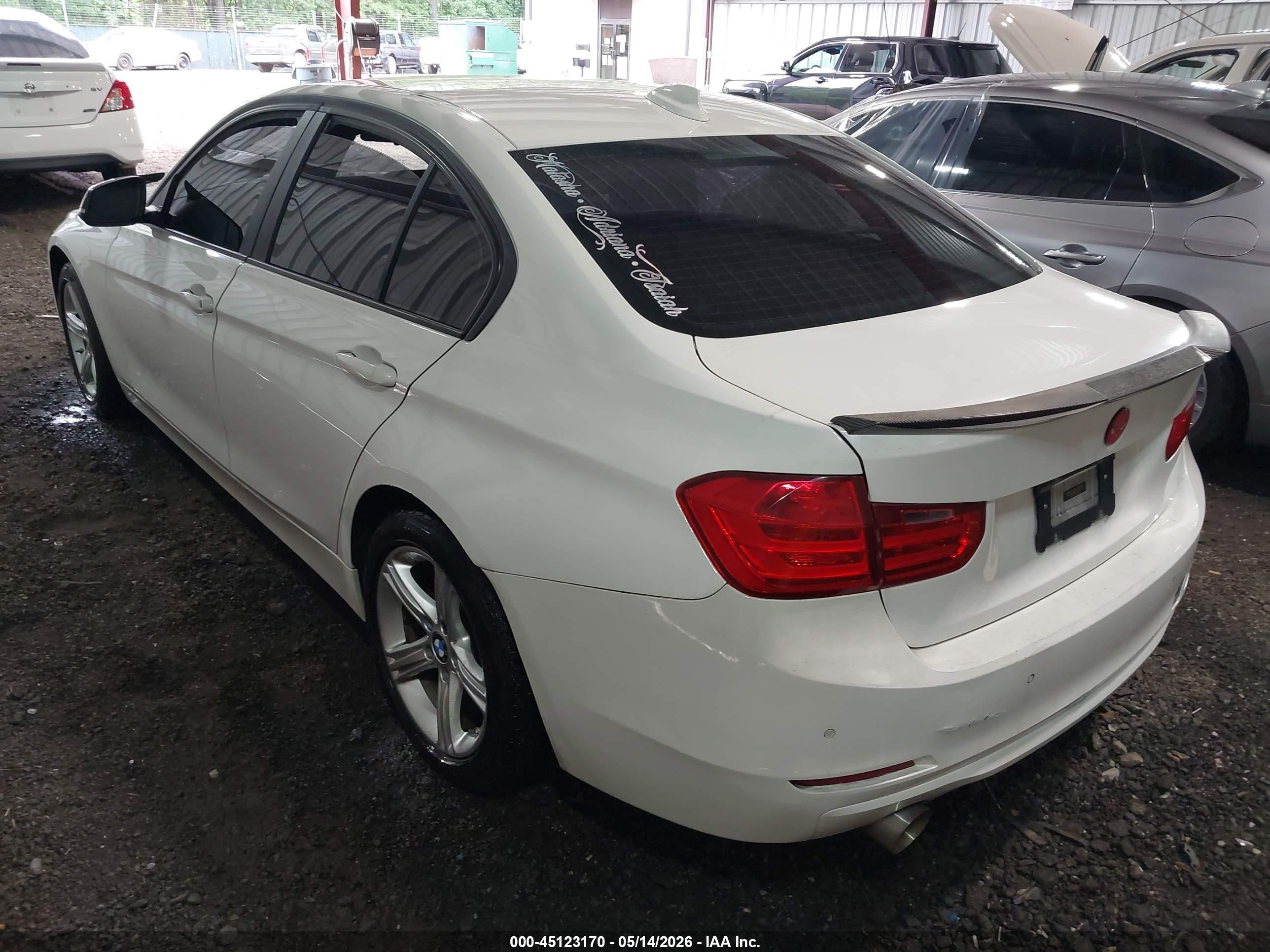 2014 Bmw 320i White vin: WBA3B1C55EP680347