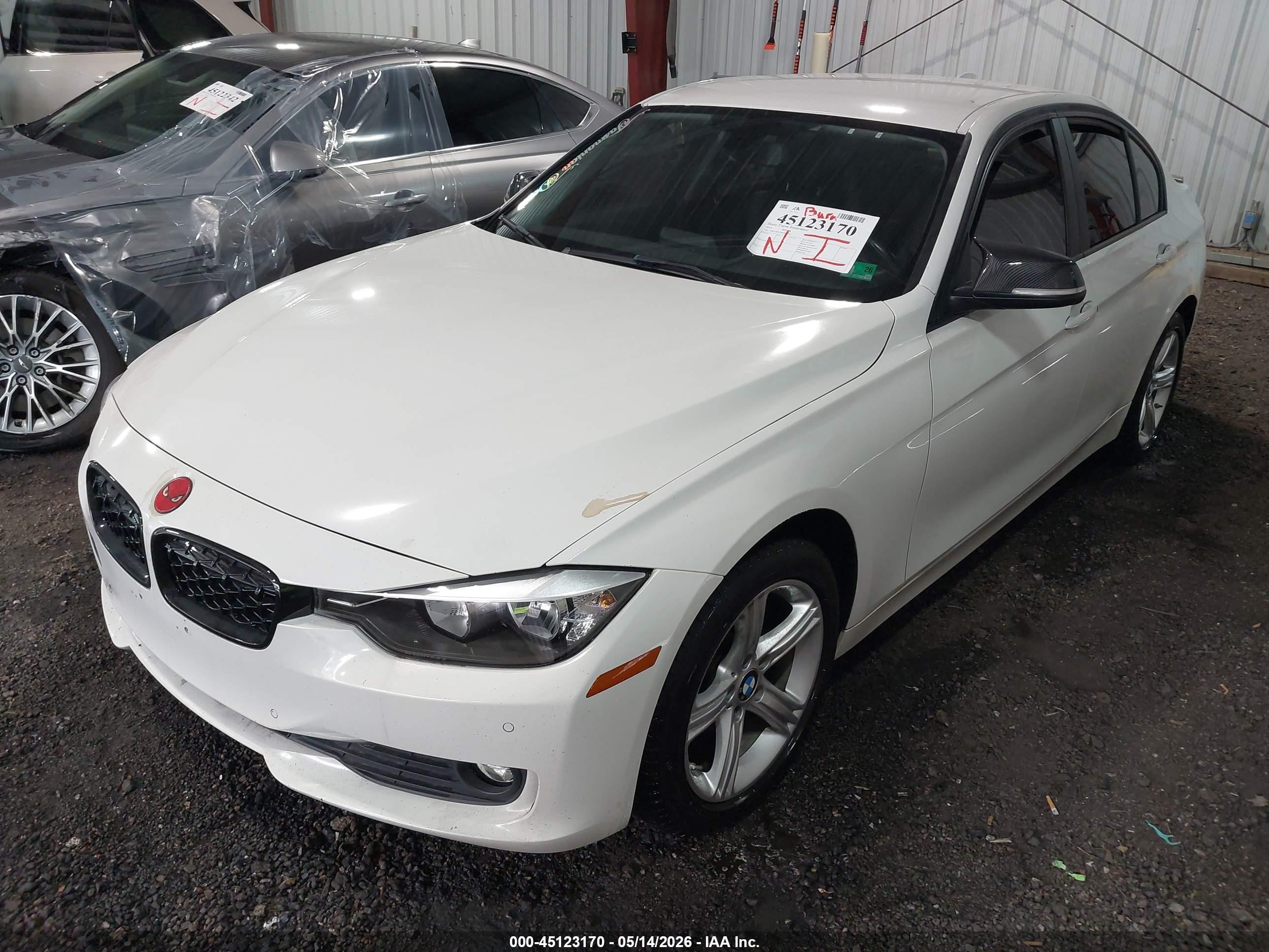 2014 Bmw 320i White vin: WBA3B1C55EP680347