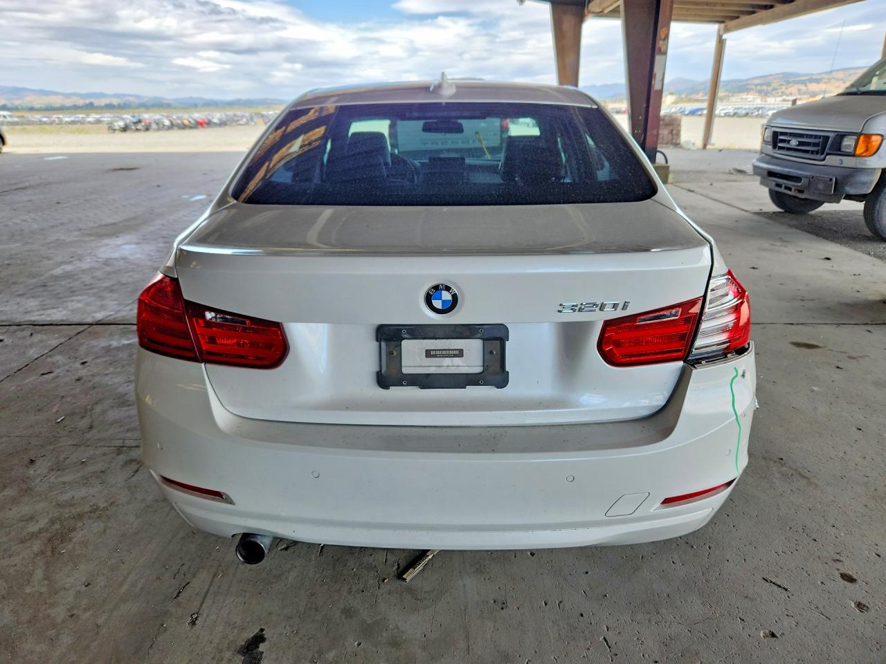 2015 Bmw 320 I White vin: WBA3B1C55FK137028