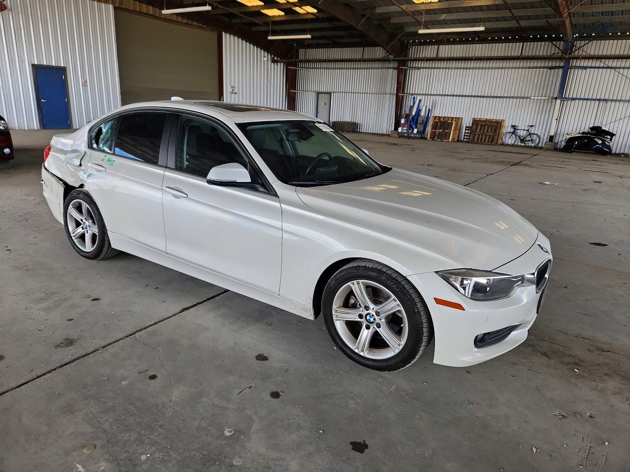 2015 Bmw 320 I White vin: WBA3B1C55FK137028