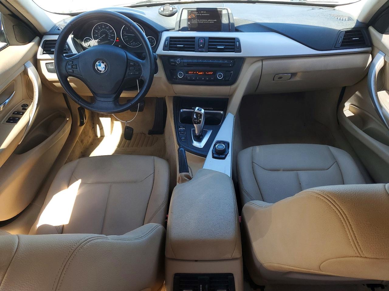 2015 Bmw 320 I Белый vin: WBA3B1C55FK139474