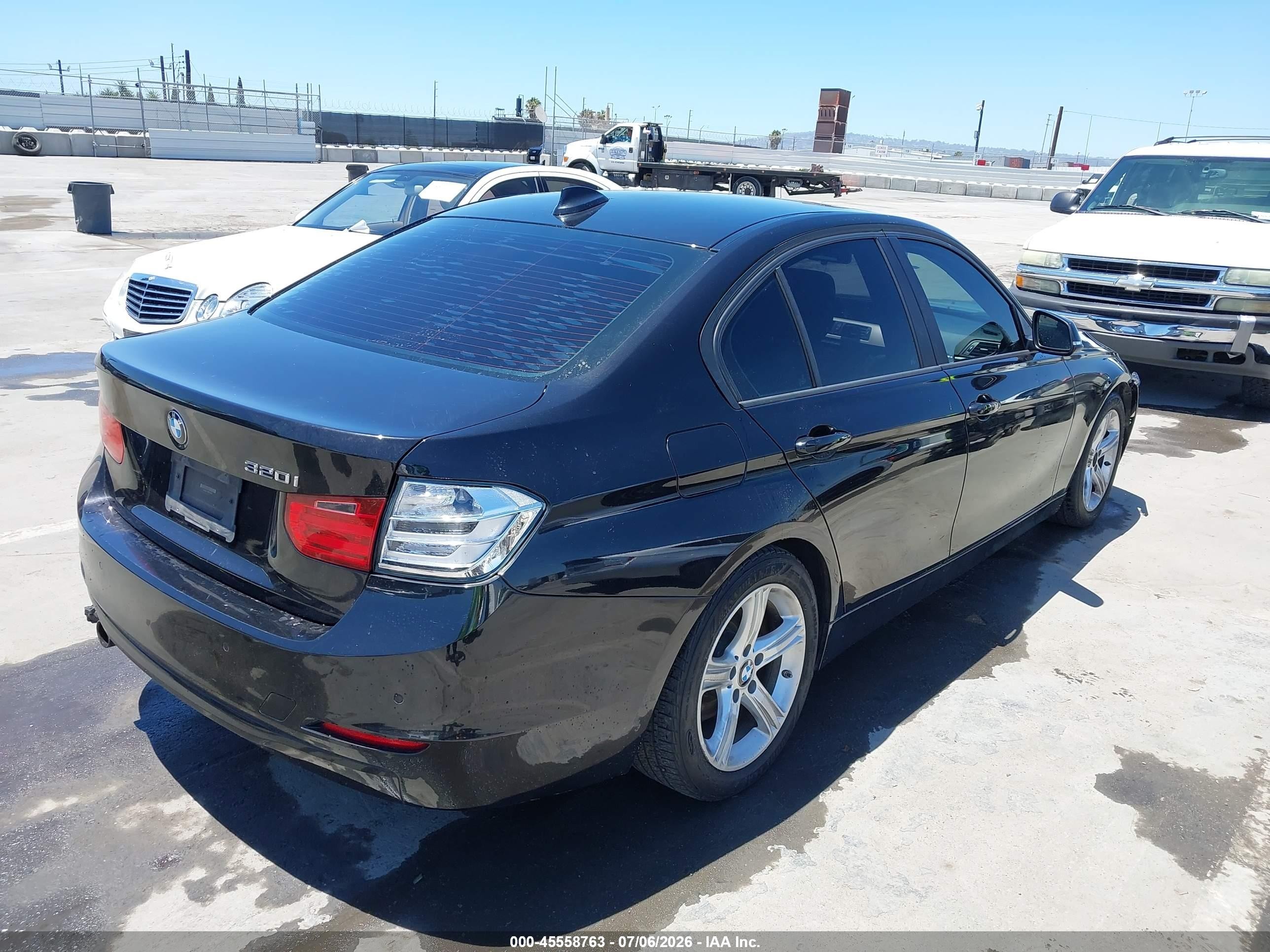 2014 Bmw 320i   Черный vin: WBA3B1C57EP679412