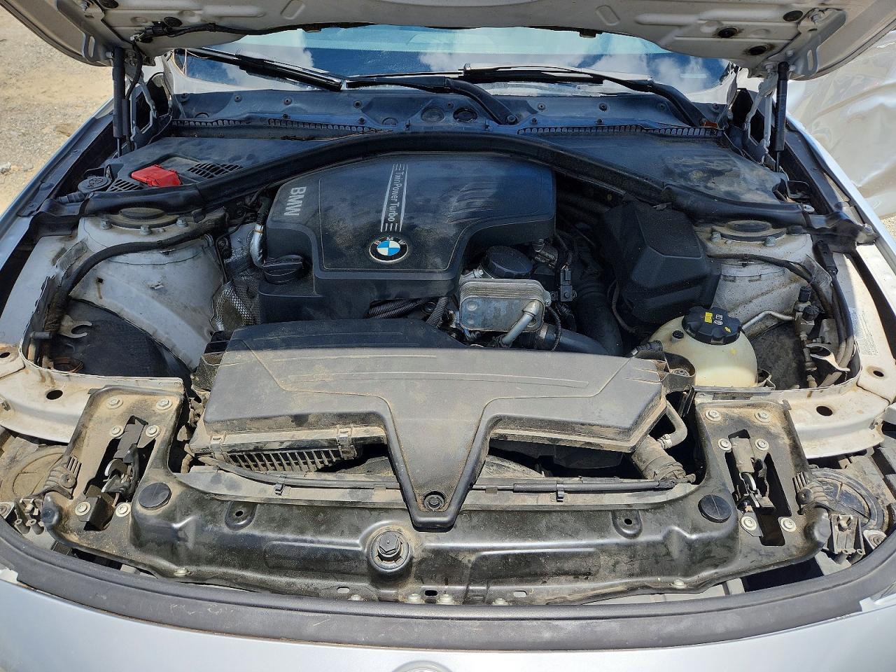 2015 Bmw 320 I Серебряный vin: WBA3B1C57FK139928