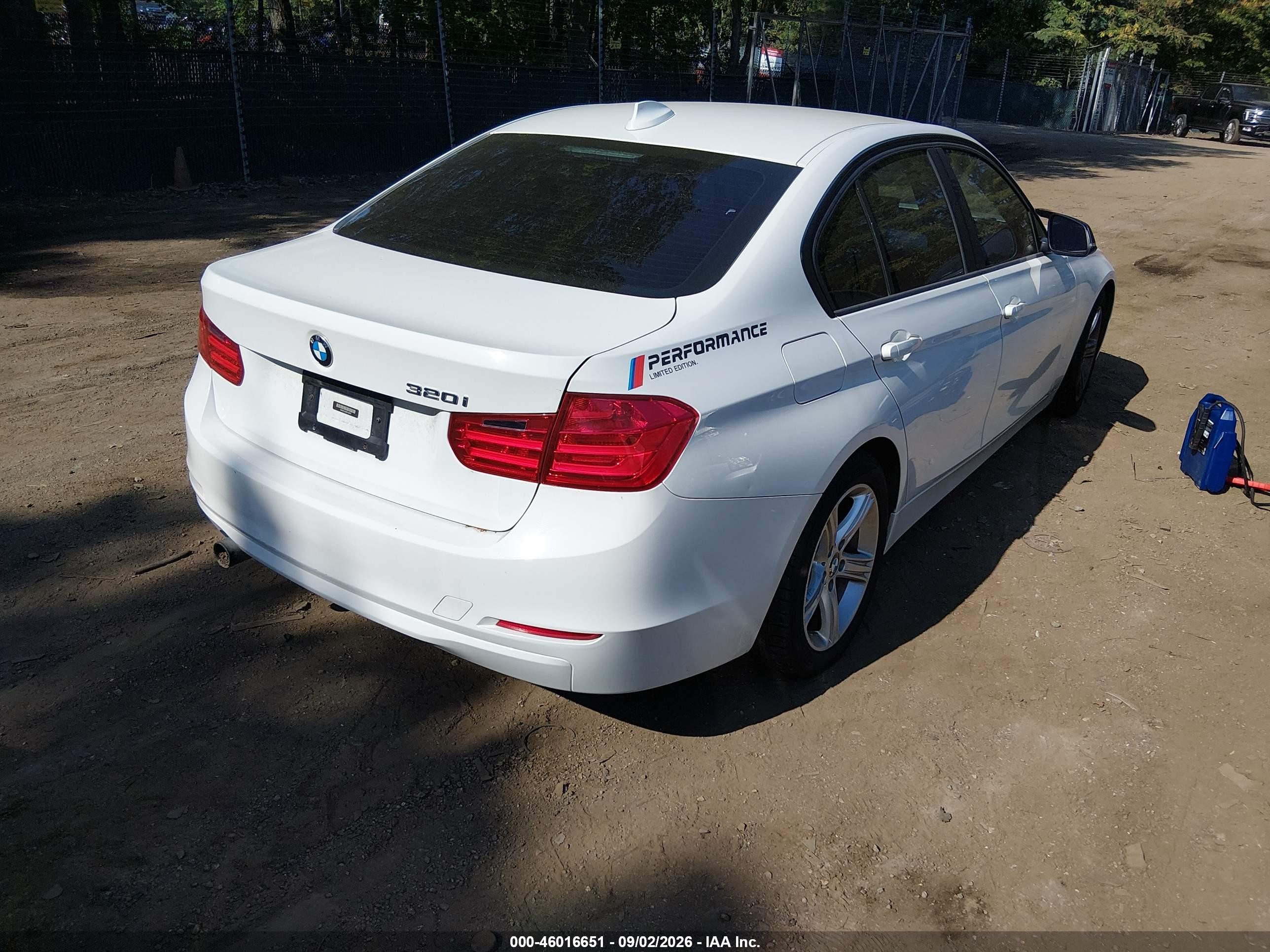 2014 Bmw 320i   White vin: WBA3B1C58EK130976