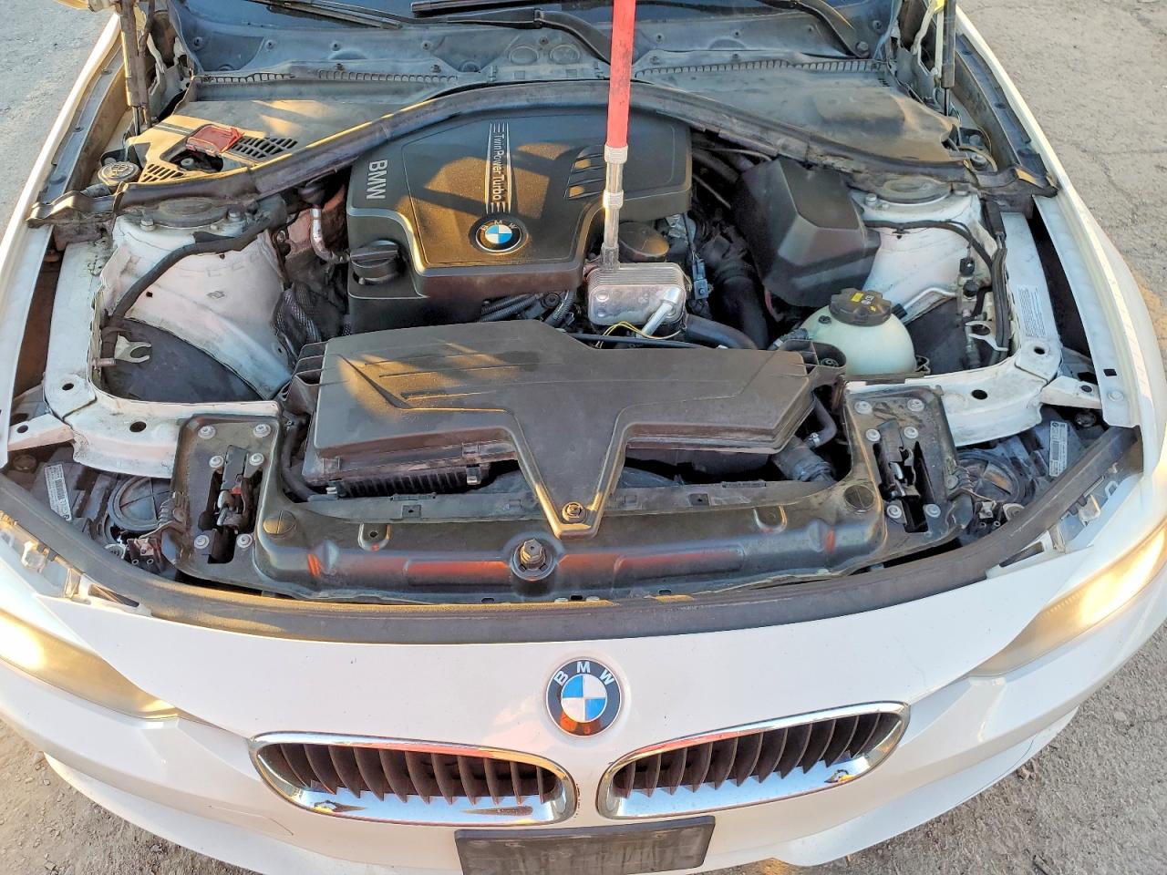 2014 Bmw 320 I White vin: WBA3B1C58EP680813