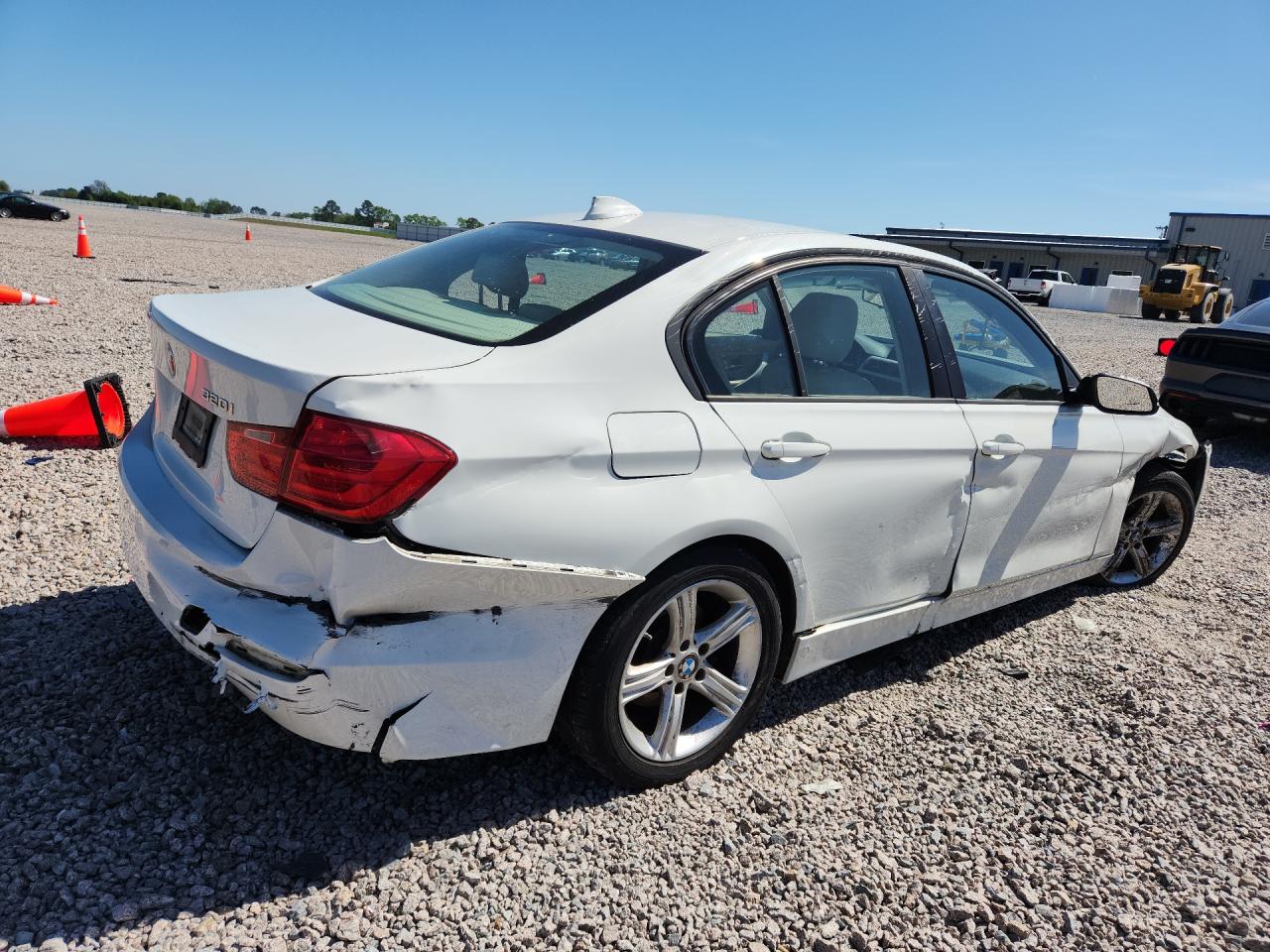 2015 Bmw 320 I White vin: WBA3B1C58FK137296