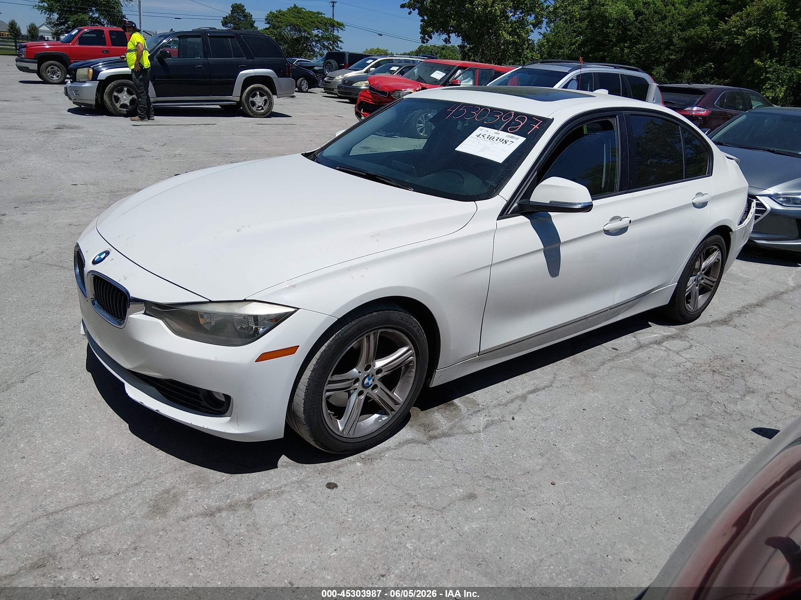 2015 Bmw 320i   Белый vin: WBA3B1C58FK139694