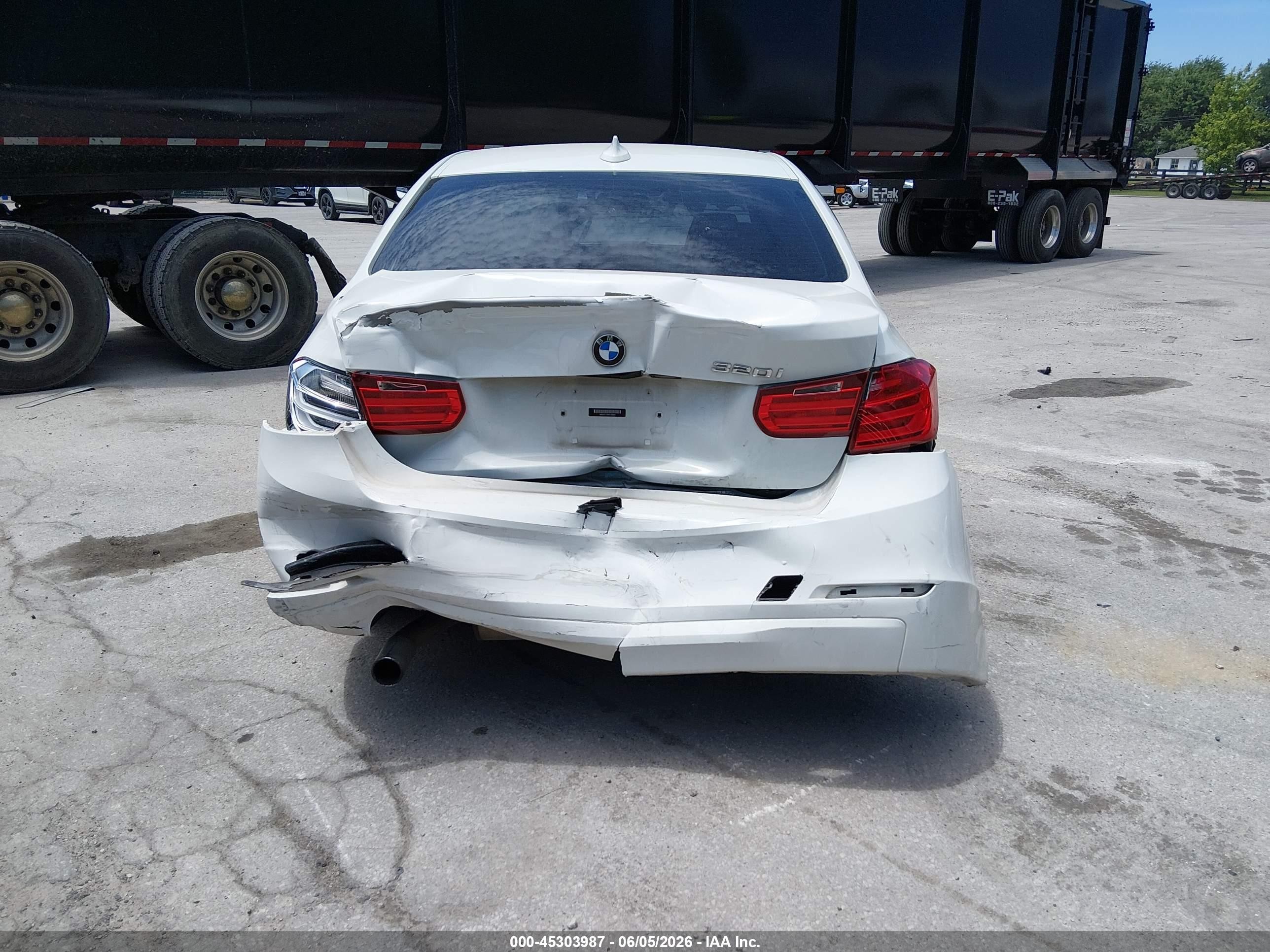 2015 Bmw 320i   Белый vin: WBA3B1C58FK139694