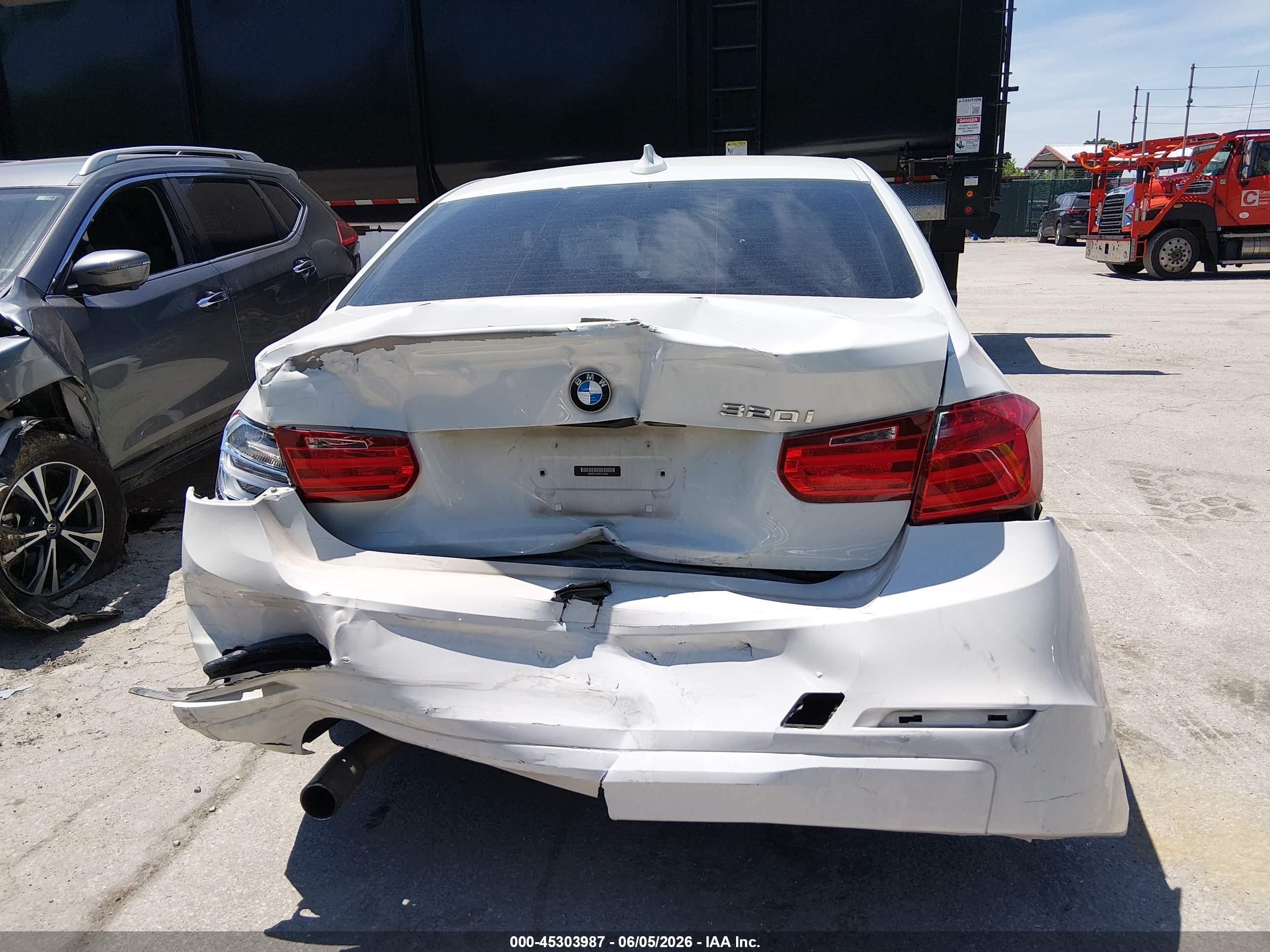 2015 Bmw 320i   Белый vin: WBA3B1C58FK139694