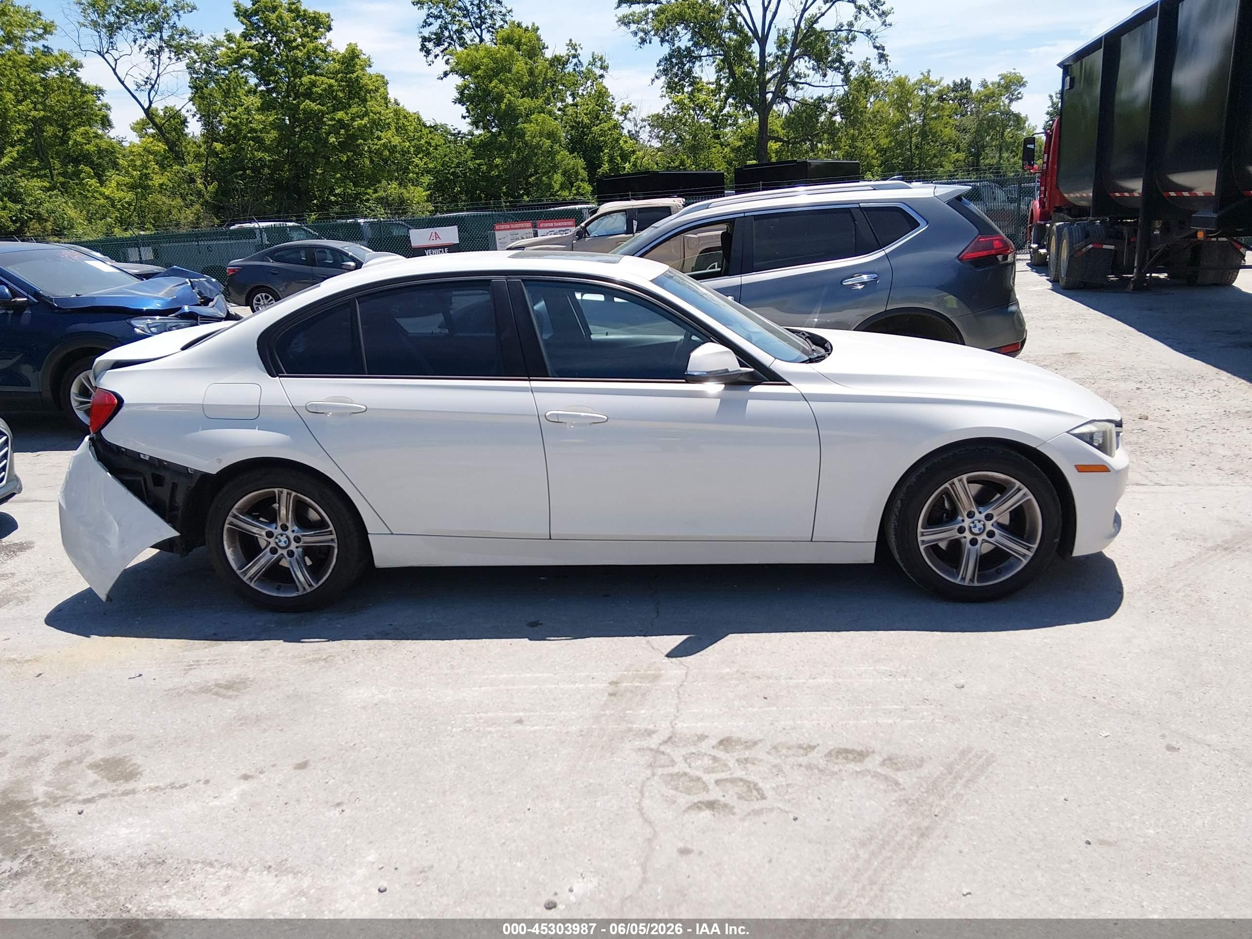 2015 Bmw 320i   Белый vin: WBA3B1C58FK139694